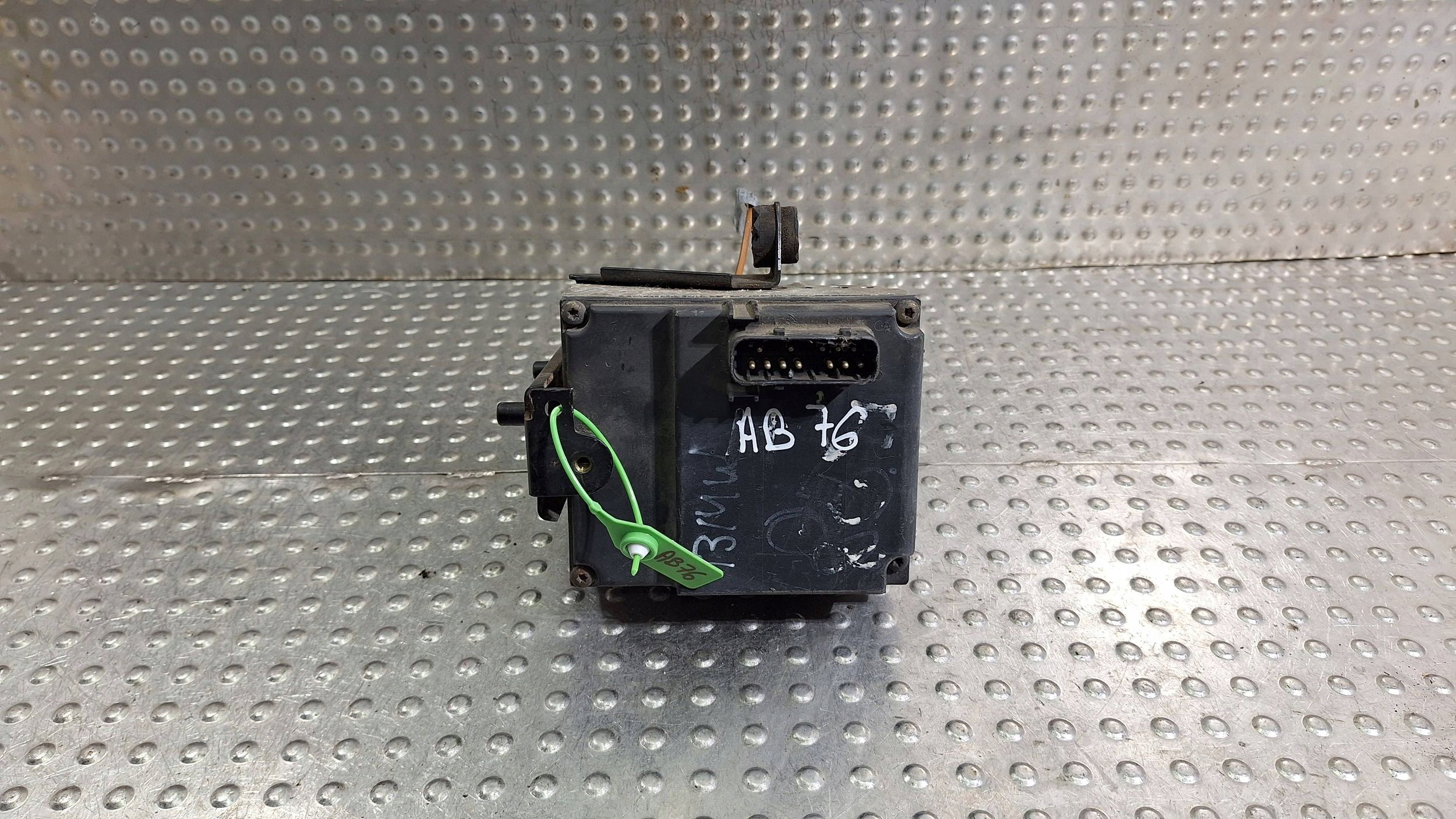 pump control unit ABS 0265217000 1090910 BMW E36 E38 E39 E46