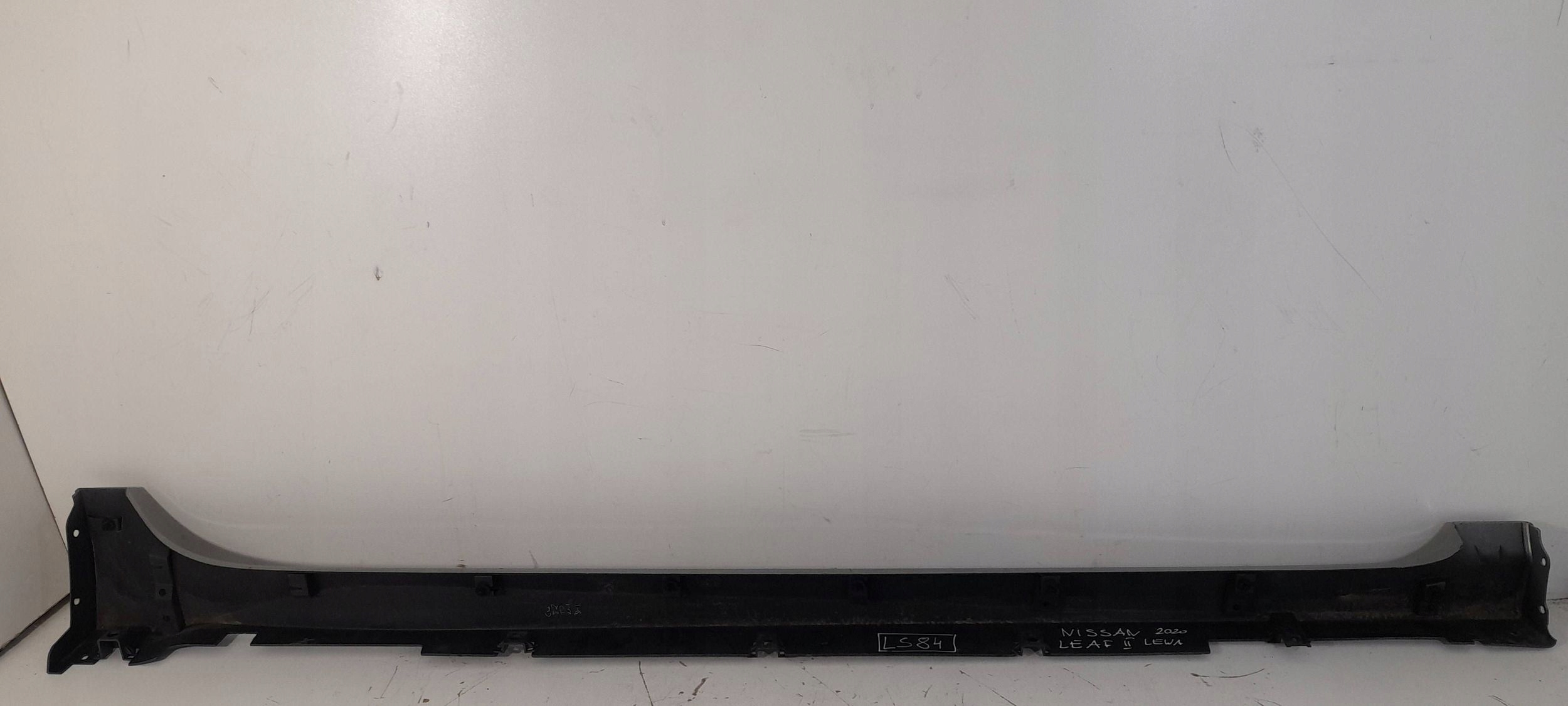 Nissan Leaf II ZE1 moulding threshold left 768516WL2C (LS84)