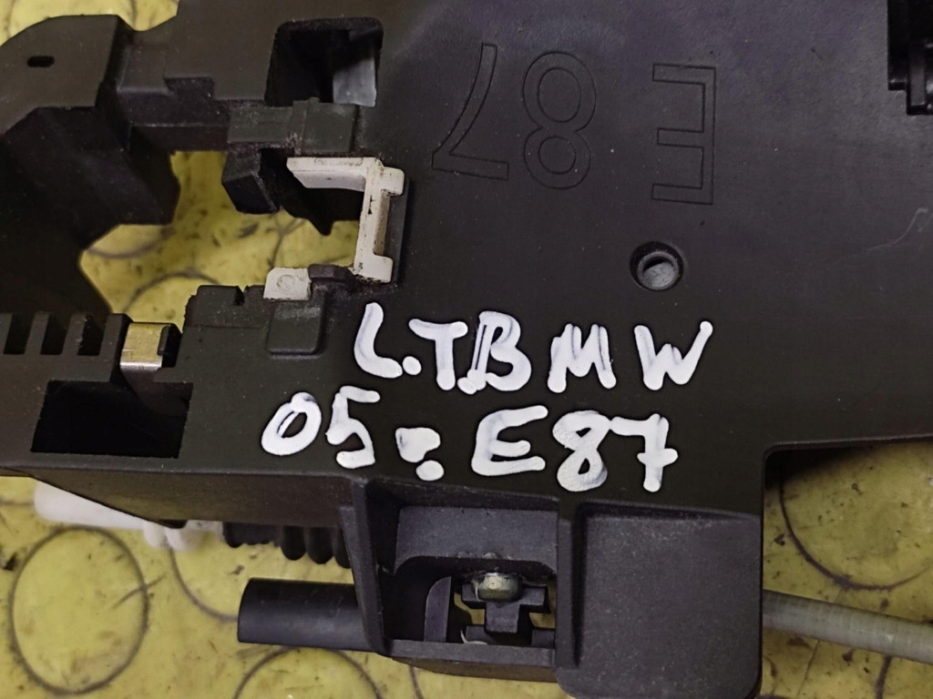 BMW E87 handle door support left rear part