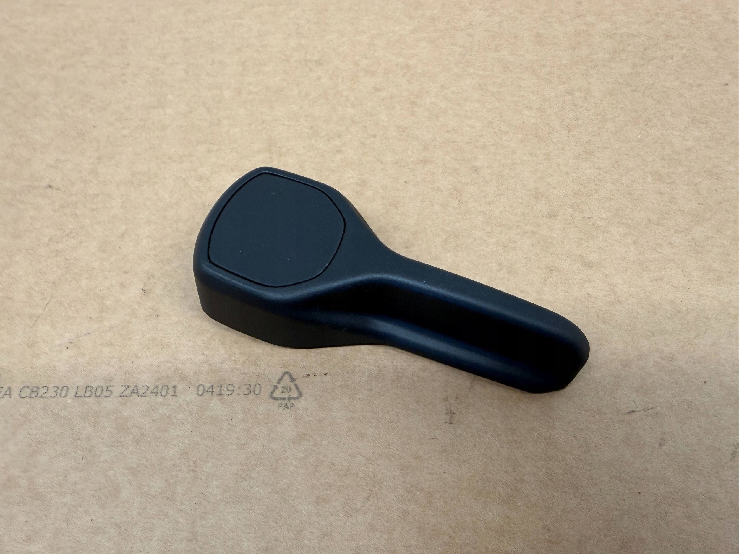 Sandero III handle seat 874515206R