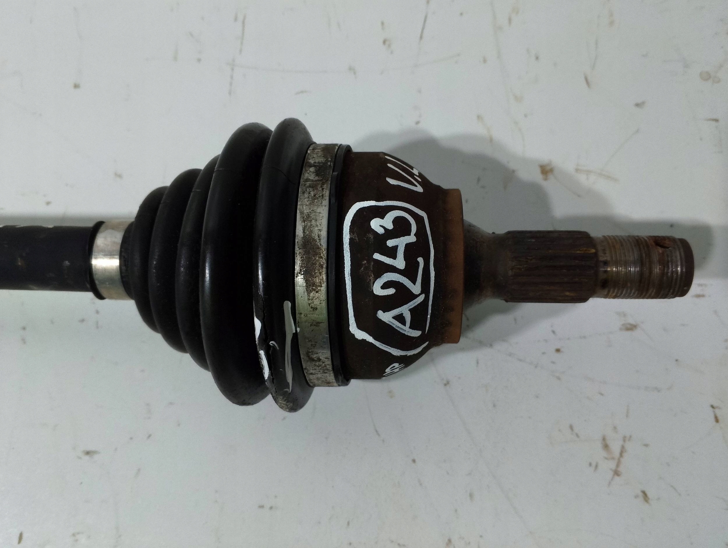 Citroen C3 III 1,2 THP Peugeot 208 semi-axis front left (A243)