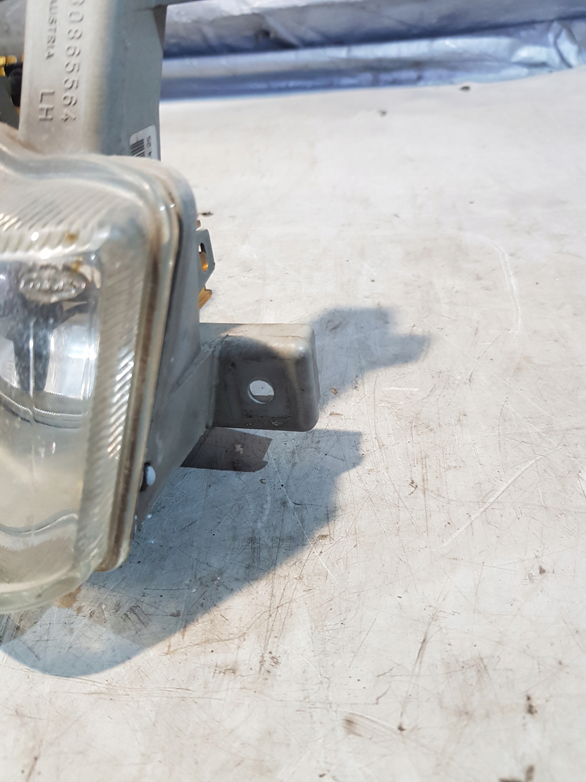 light przeciwmgielne rear. left side Volvo S40 30865564