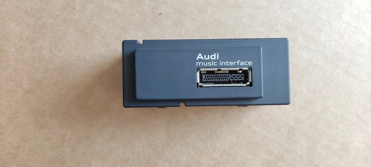 Audi a3 music interface audio ami 8V0035736