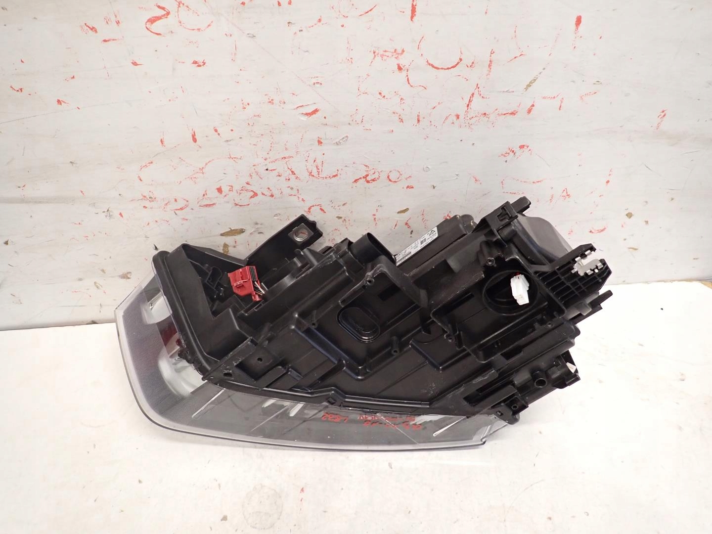 light front front right AUDI Q3 2010- BI-XENON 8U0941044