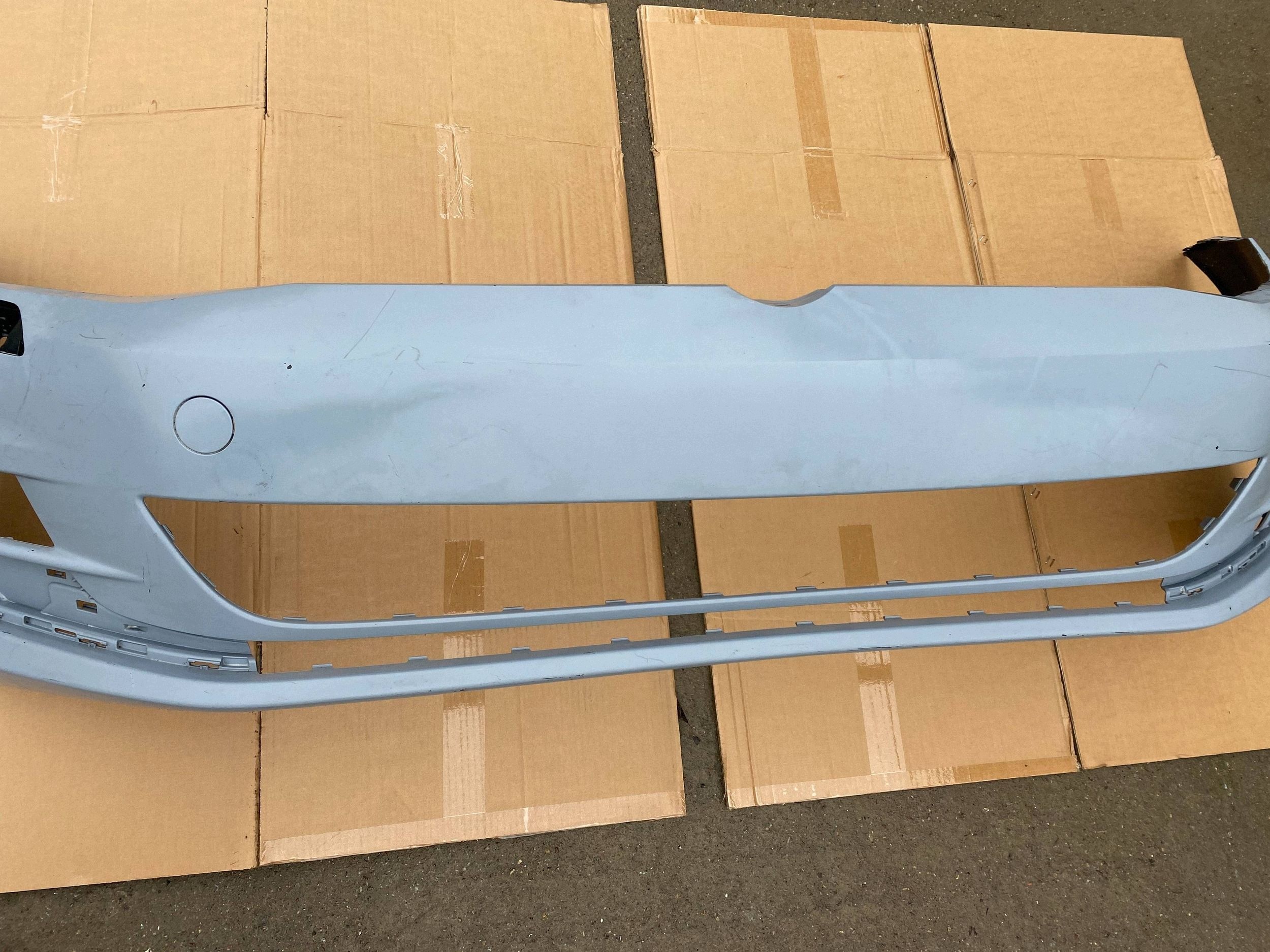 VW GOLF VII bumper front front SKORUPA XENON 5G0807221