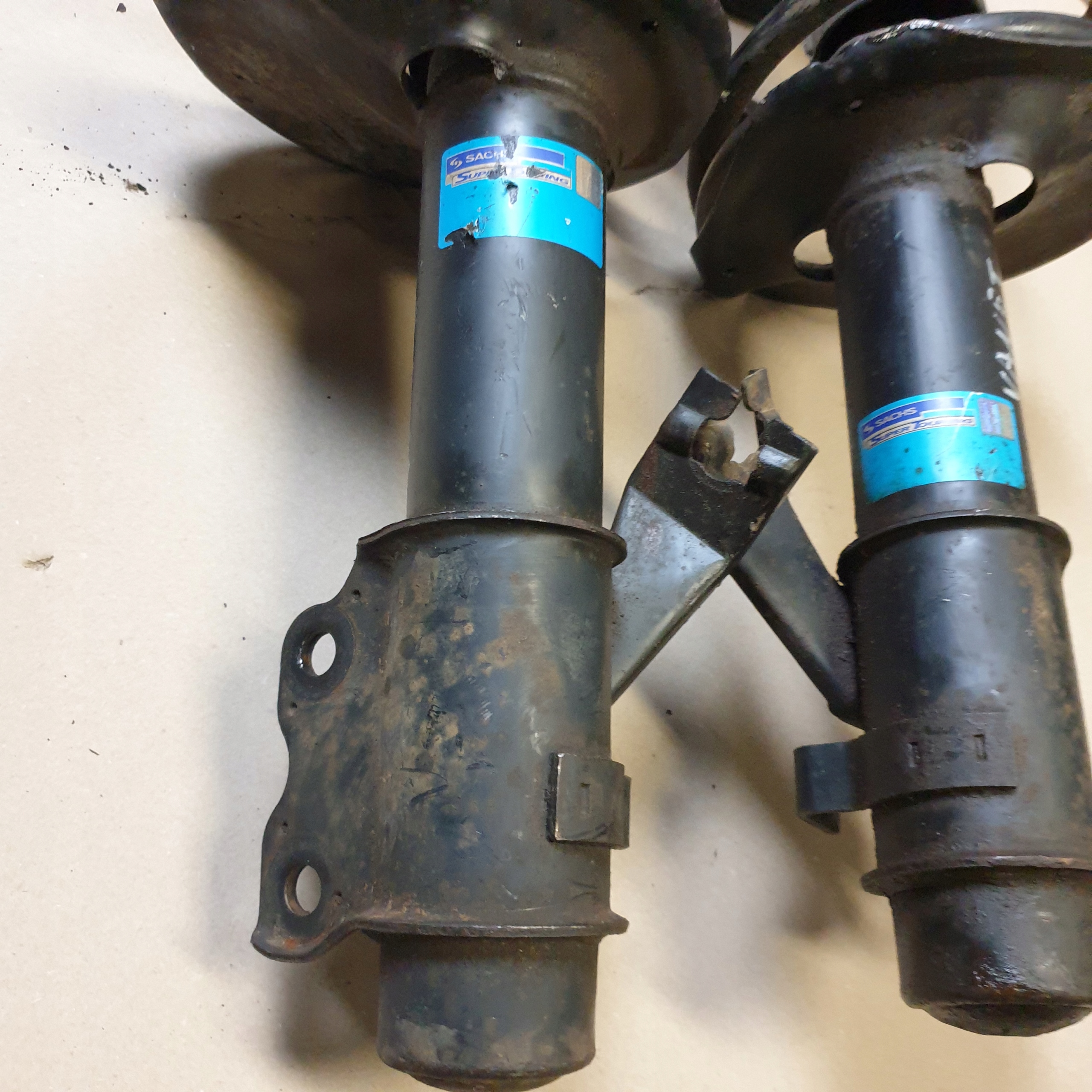 shock absorber McPherson right NISSAN VANETTE SERENA OE