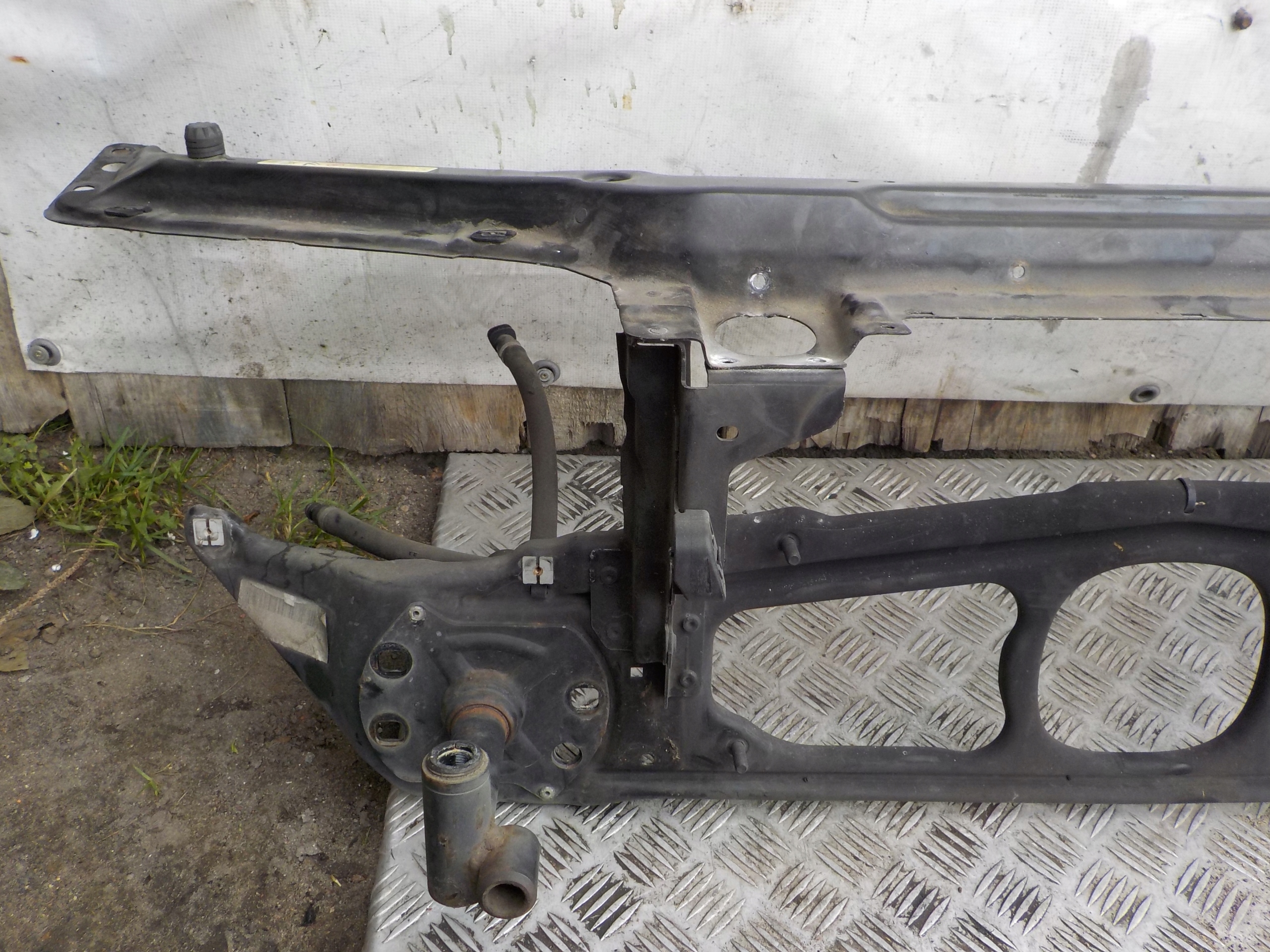 BMW 3 E46 2.0D support panel for radiators pillar
