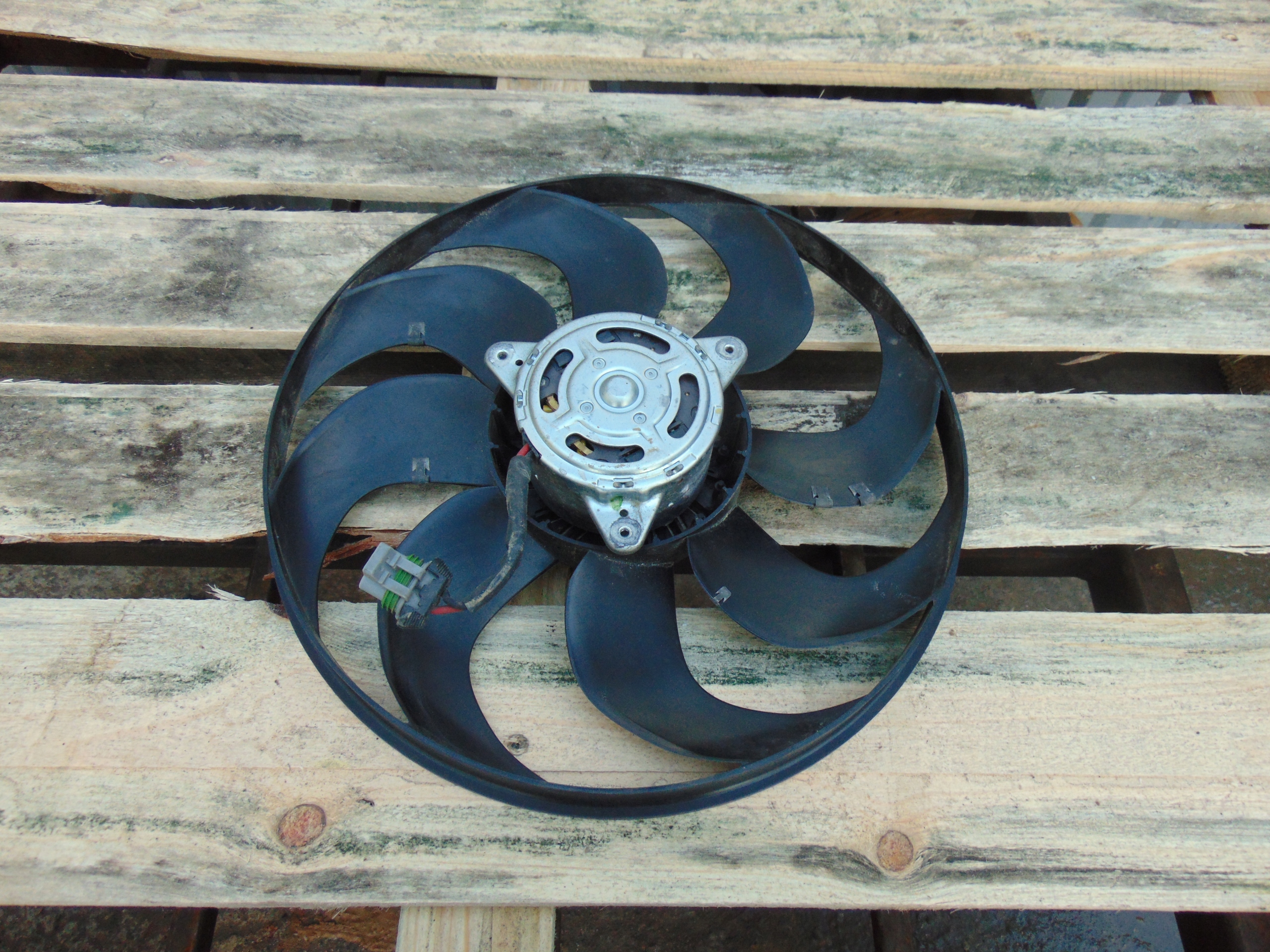 WENTYLATOR FORD FOCUS MK3 C-MAX MK2 Numer katalogowy części 5YY0539