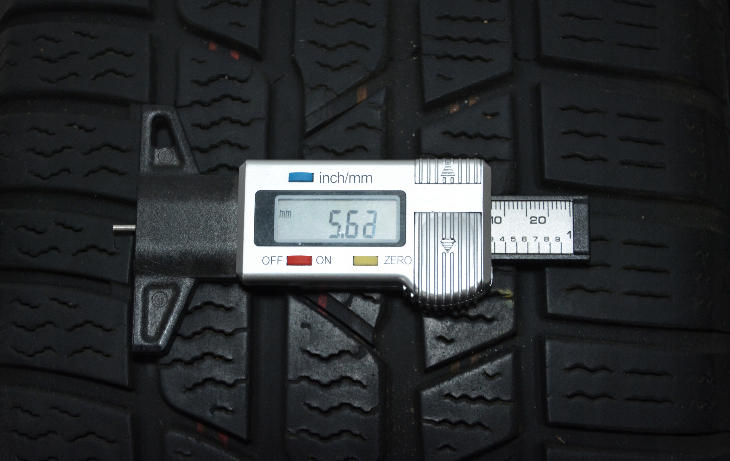 KOMPLET CONTINENTAL CONTIWINTERCONTACT 205/60/R16 Sezon zimowe