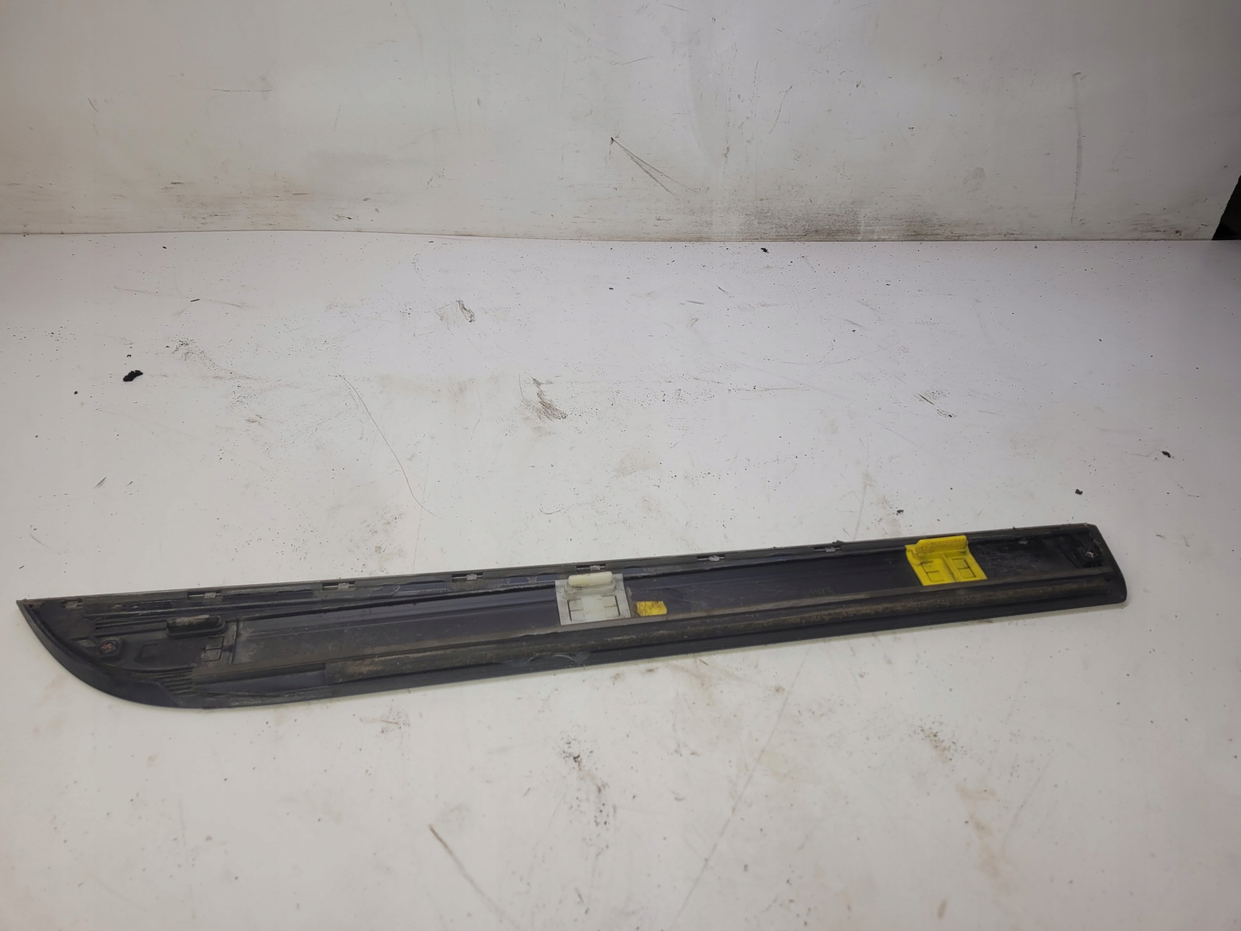 moulding door lower left rear part AUDI A6 C6 LIFT LY9B