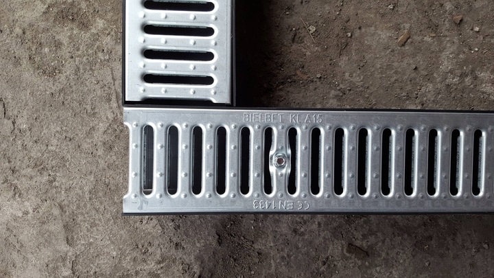 KOMPLET ODWODNIENIE LINIOWE Korytko 4m Akcesoria Kod producenta SFgfraasfg