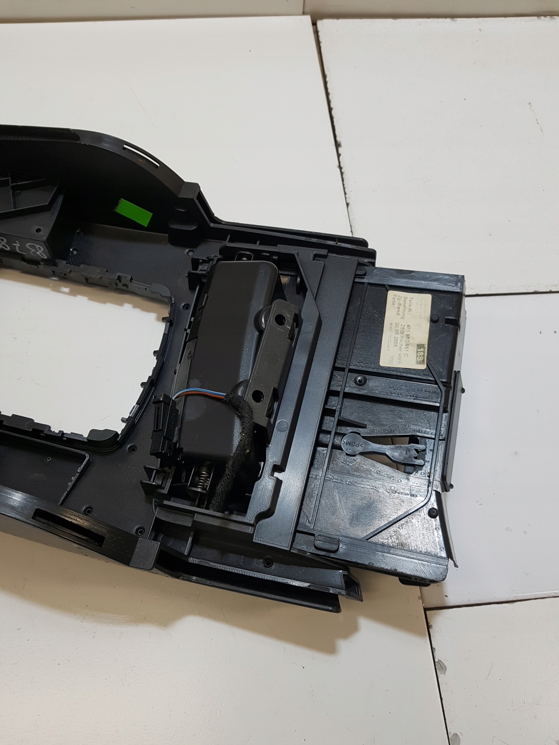 TUNEL mitte AUDI A6-C6 4F1864261 4F1862533 4F1857951C