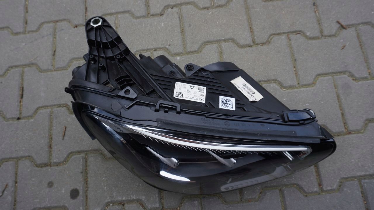 MERCEDES E W 213 LIFT - light right front FULL LED