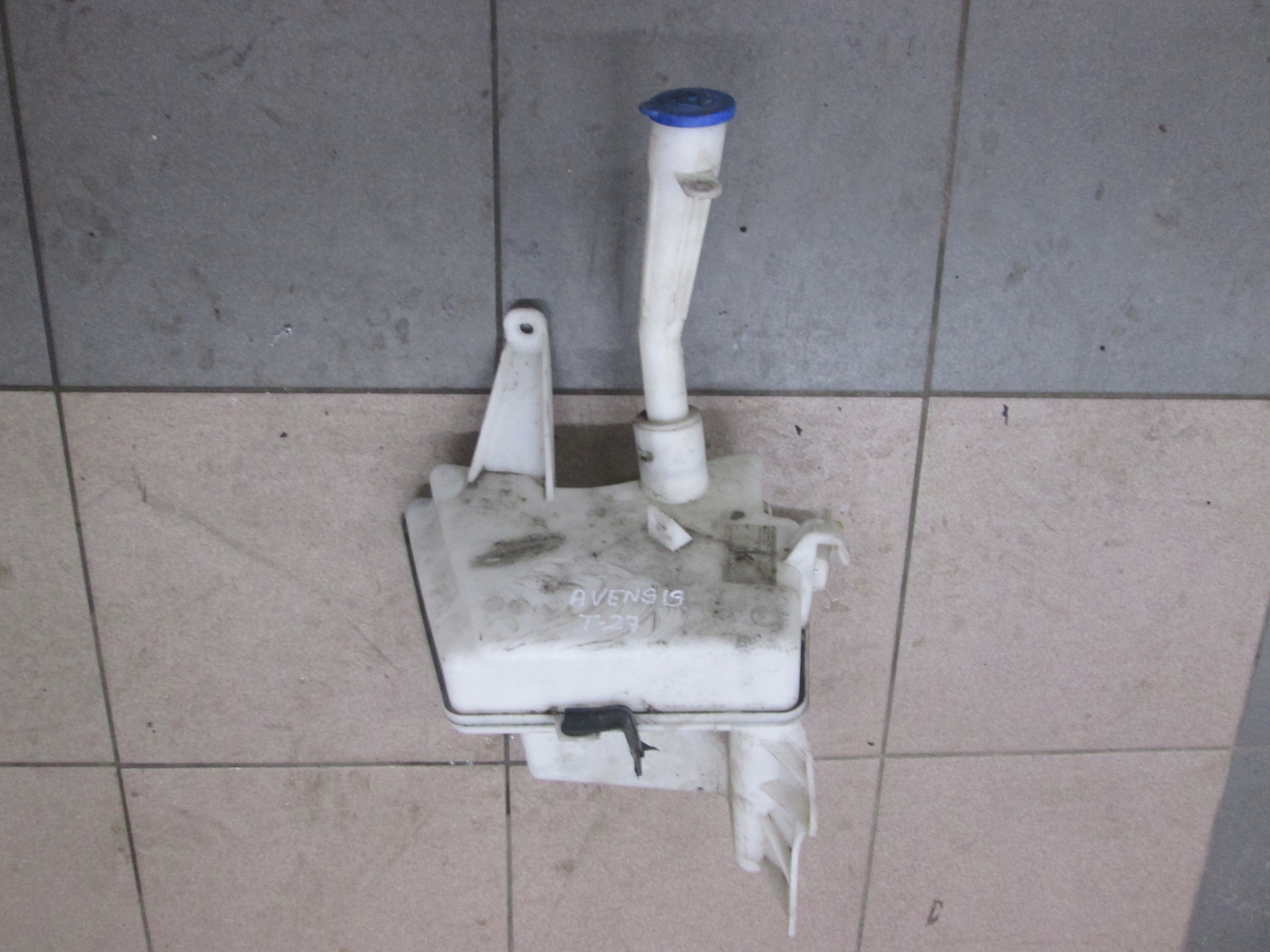 Бачок омивача насоса AVENSIS T27