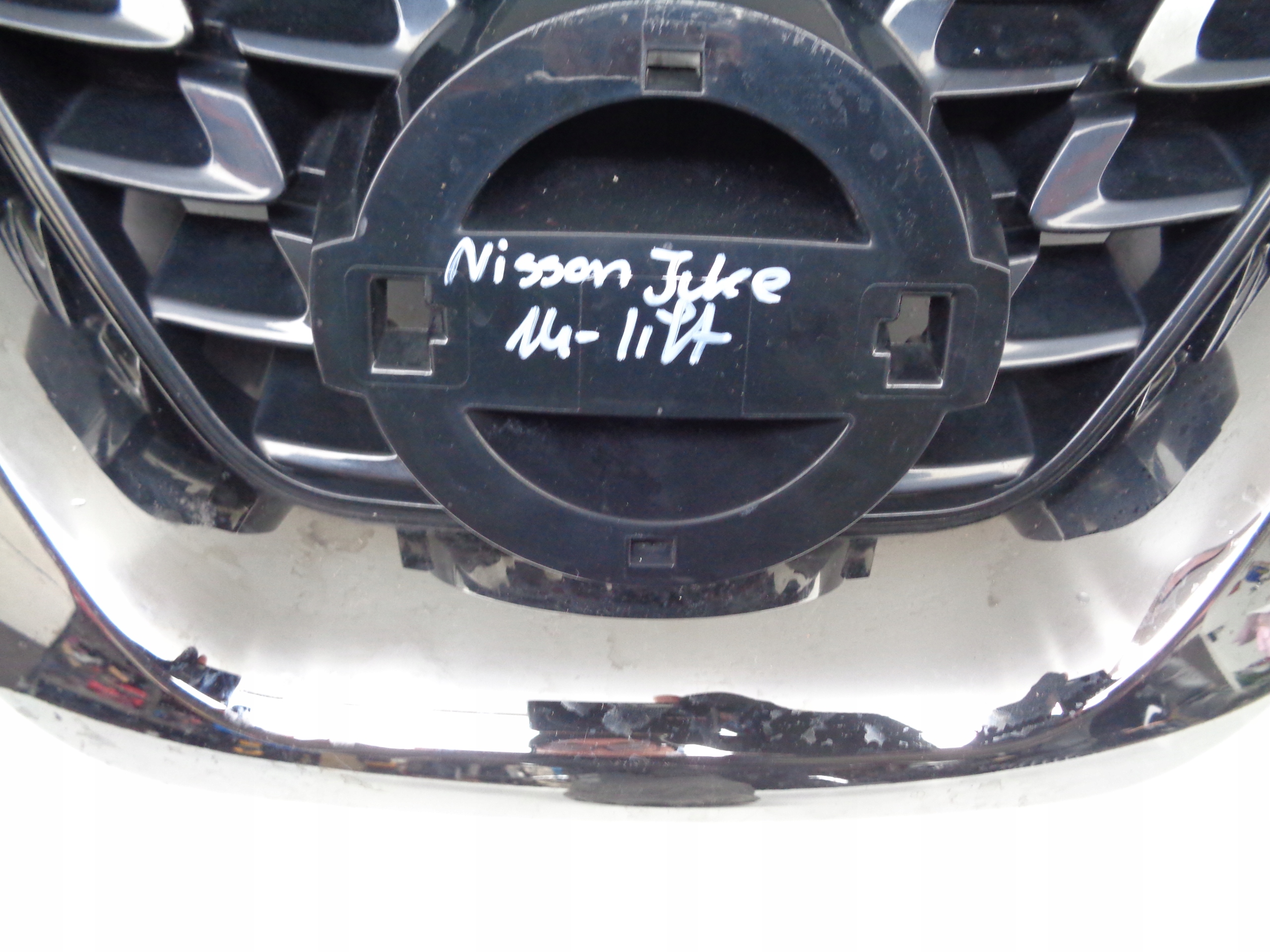 Grille NISSAN JUKE 14- LIFT