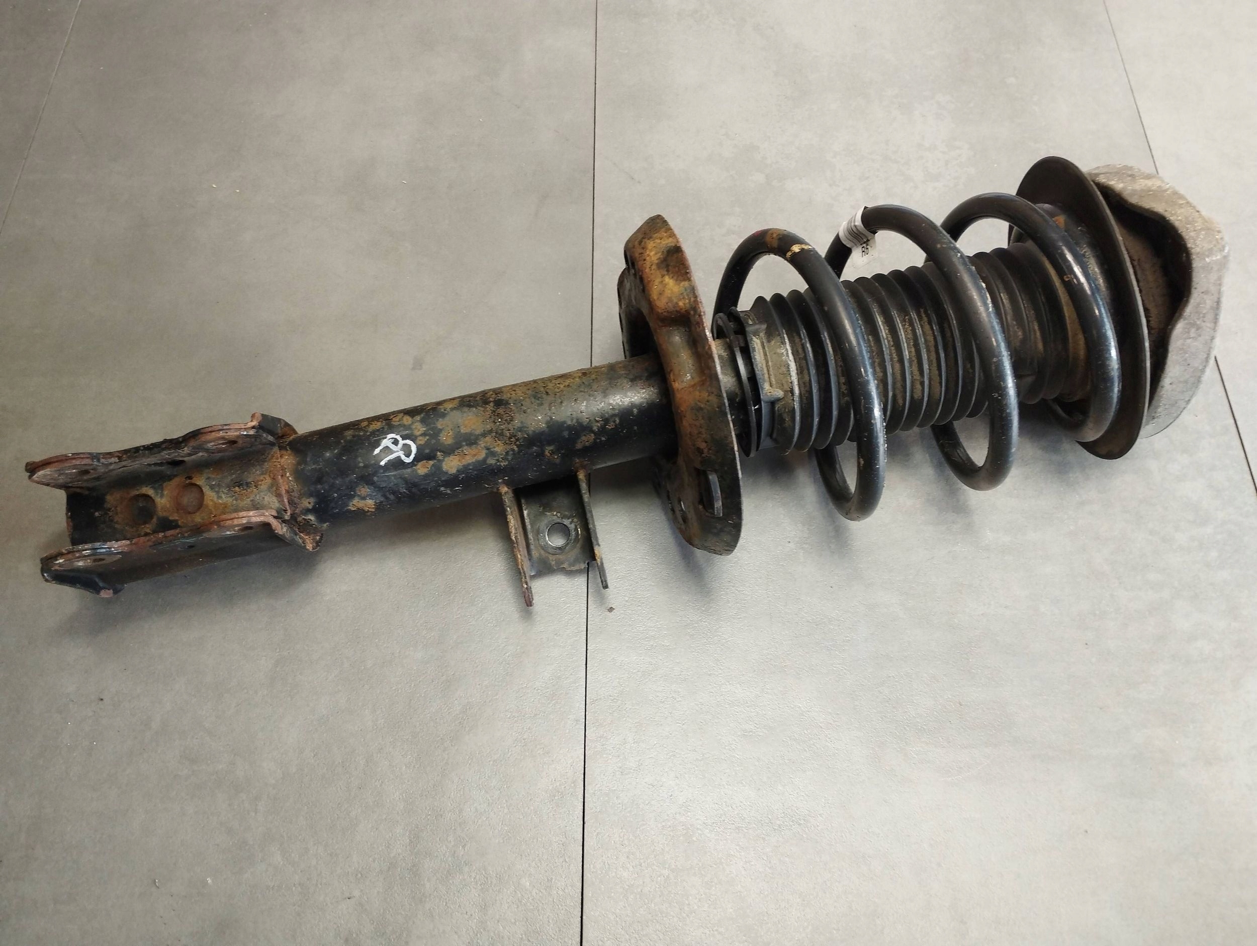 Mercedes B-KLASA W246 W242 shock absorber right front