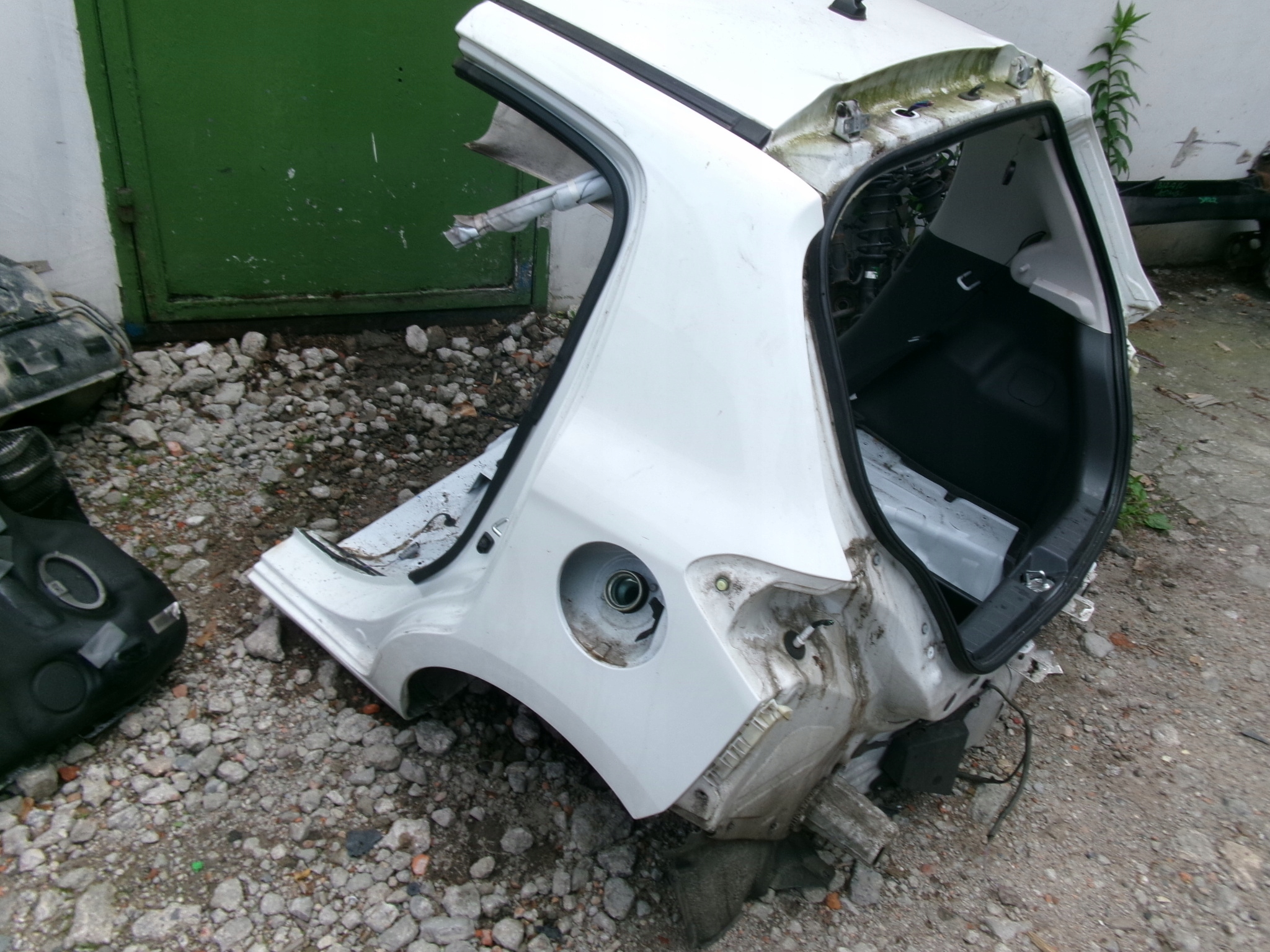 MITSUBISHI SPACE STAR II PAS TYŁ WANNA BŁOTNIKI KOMPLET