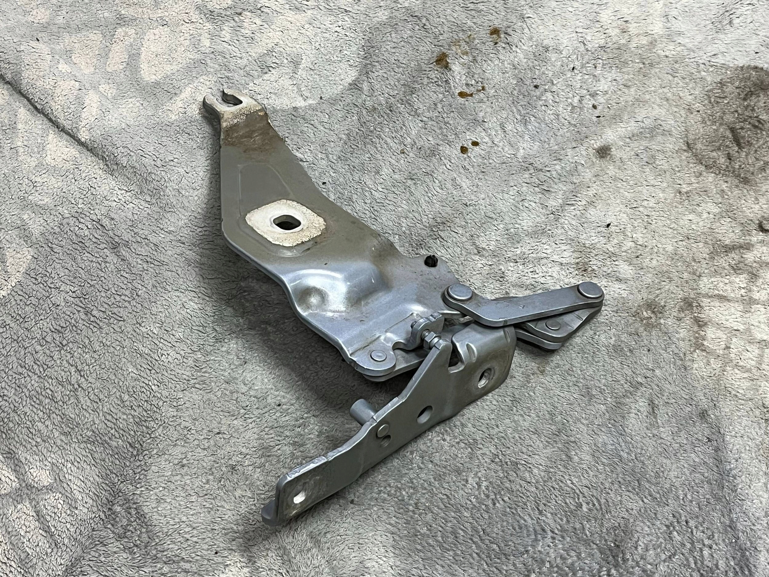 BMW X5 X6 E70 E71 hinge bonnets right 7208628