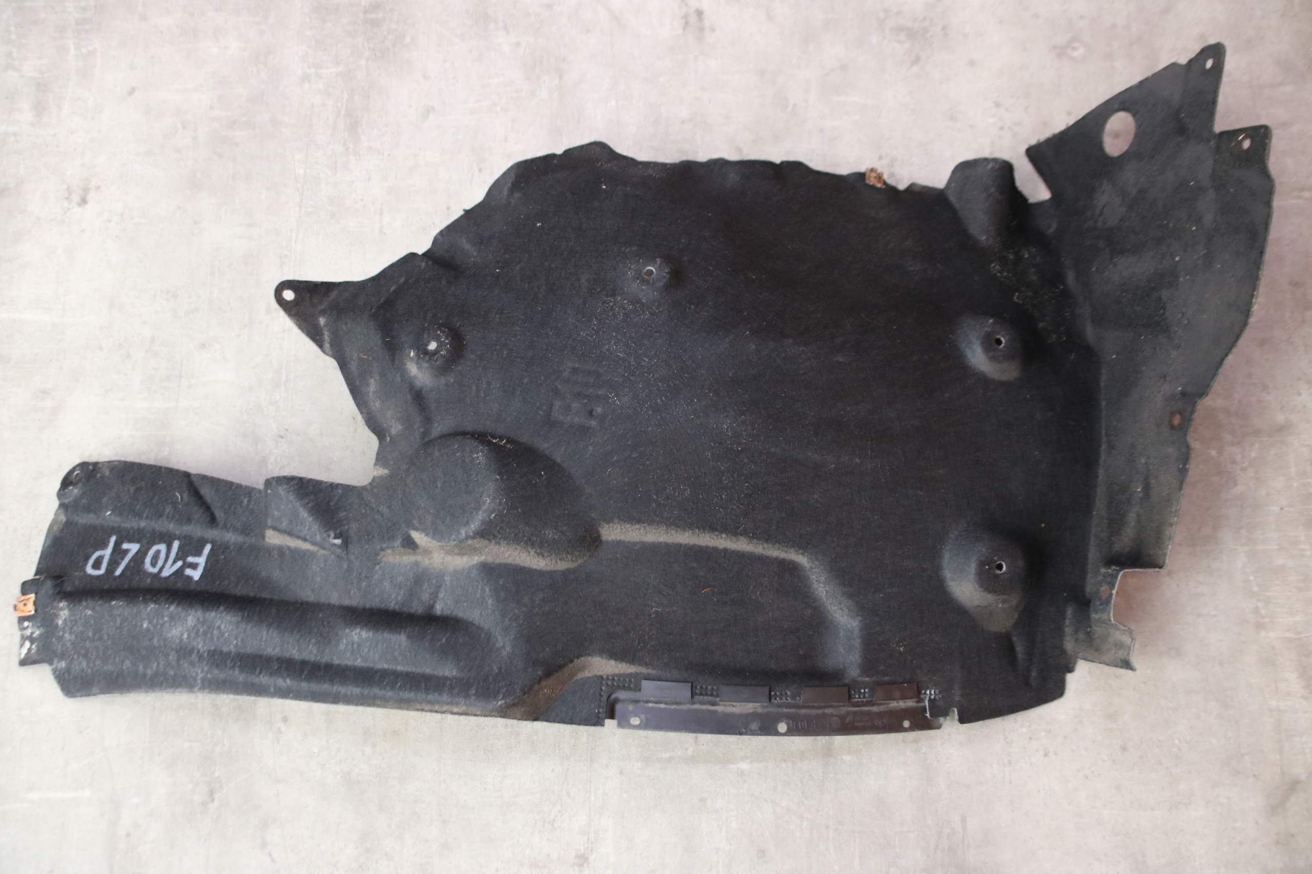 BMW 5 F10 F11 ORYGINALNE mudguard left front left front 7186723