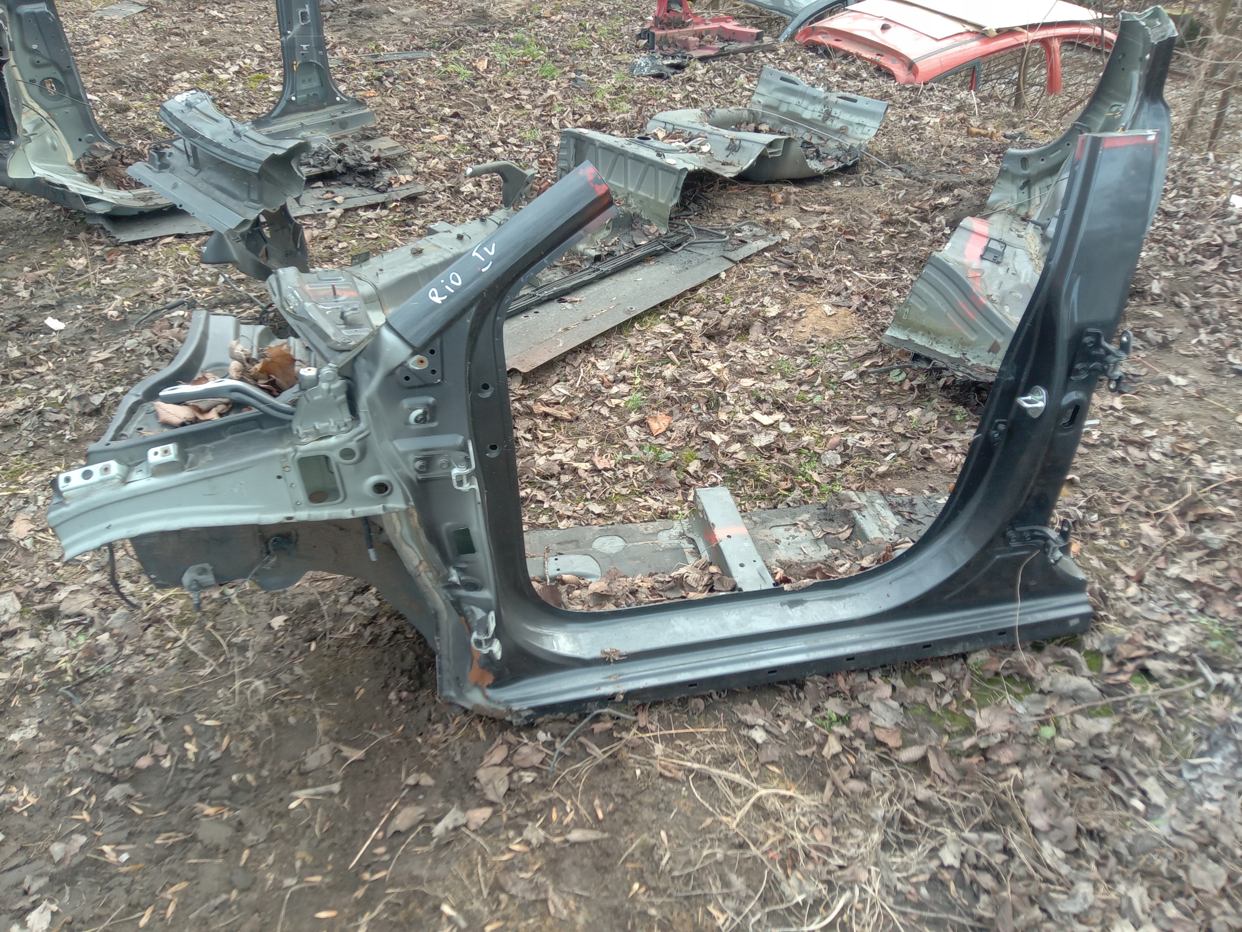 Kia Rio IV V стійка ліва двері поріг 17-gt