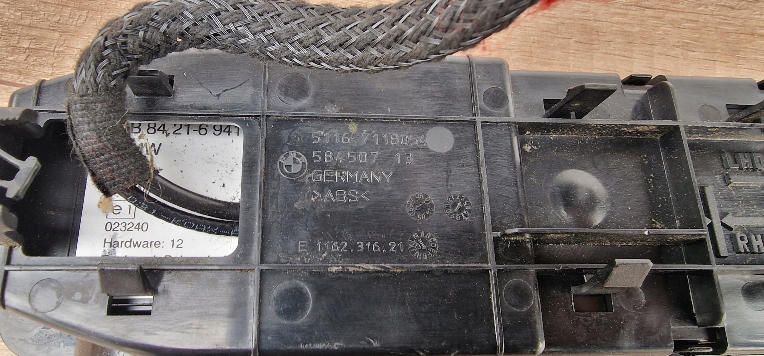 Halter LADOWARKA TELEFONU BMW E90 E91 Original