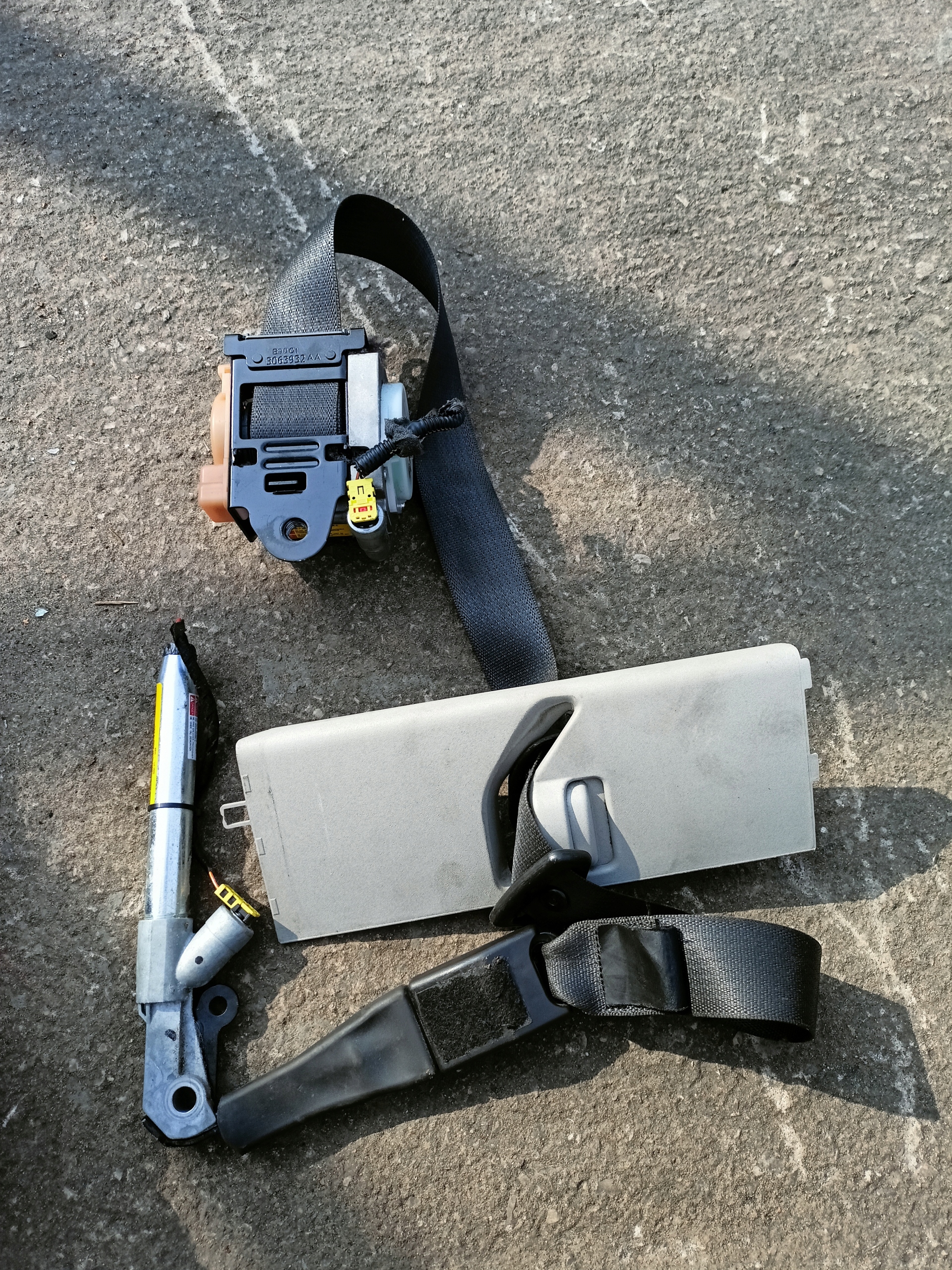 tension belt adjuster switch right OPEL INSIGNIA A
