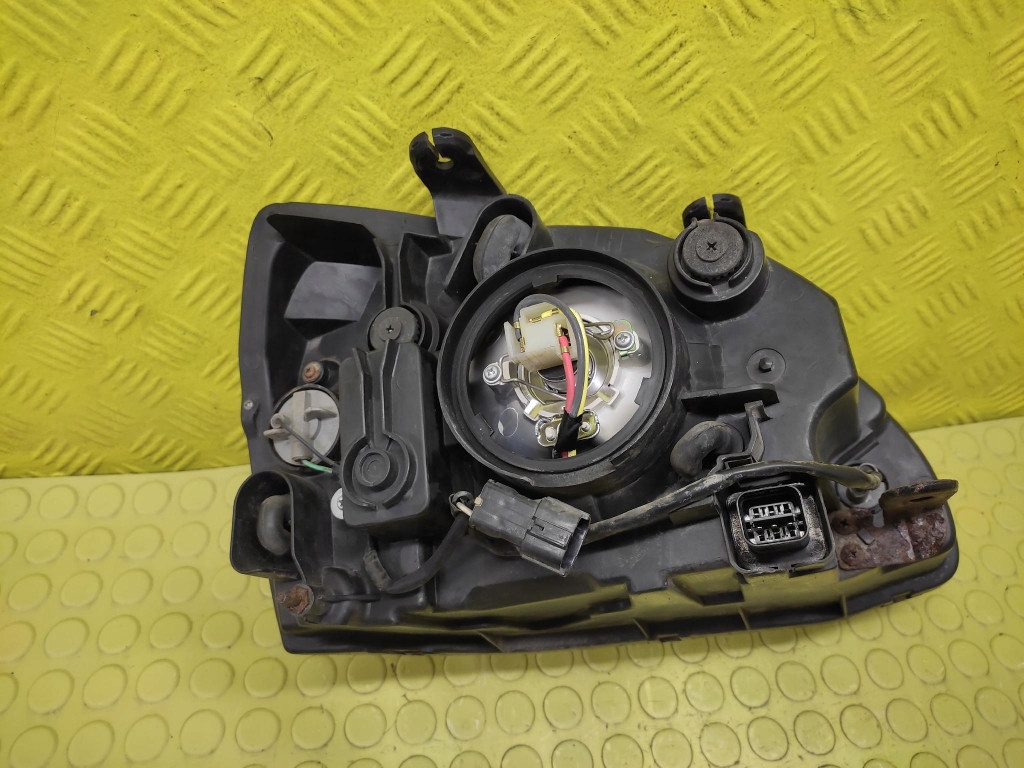 KIA CARENS REFLEKTOR light left front