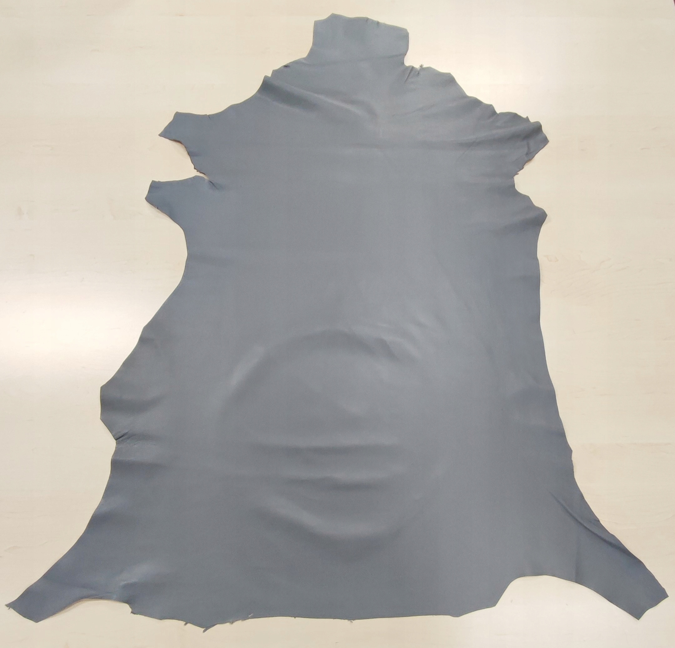 Přírodní kůže lícová šedá balení 5,40 m2 (9 kusů)