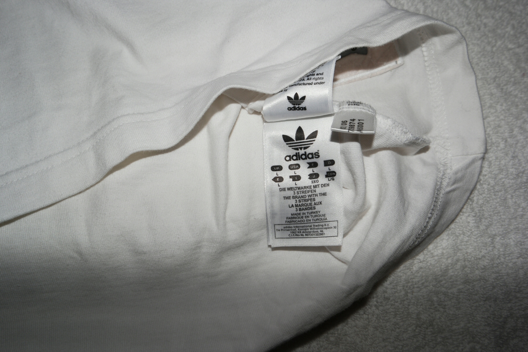 KOSZULKA SPORTOWA ADIDAS Kolor biały