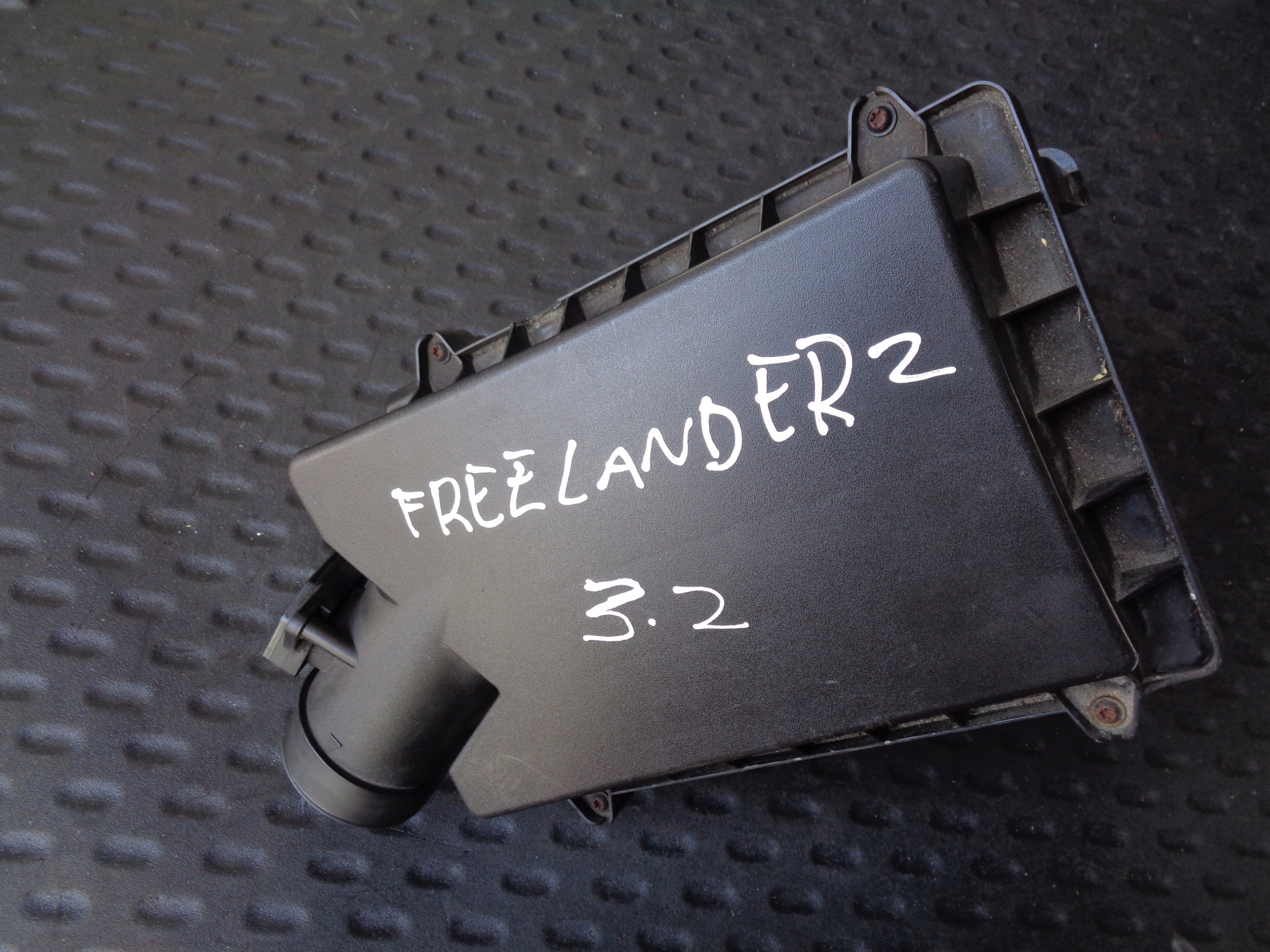 poklopač filtera zračni FREELANDER II 3.2