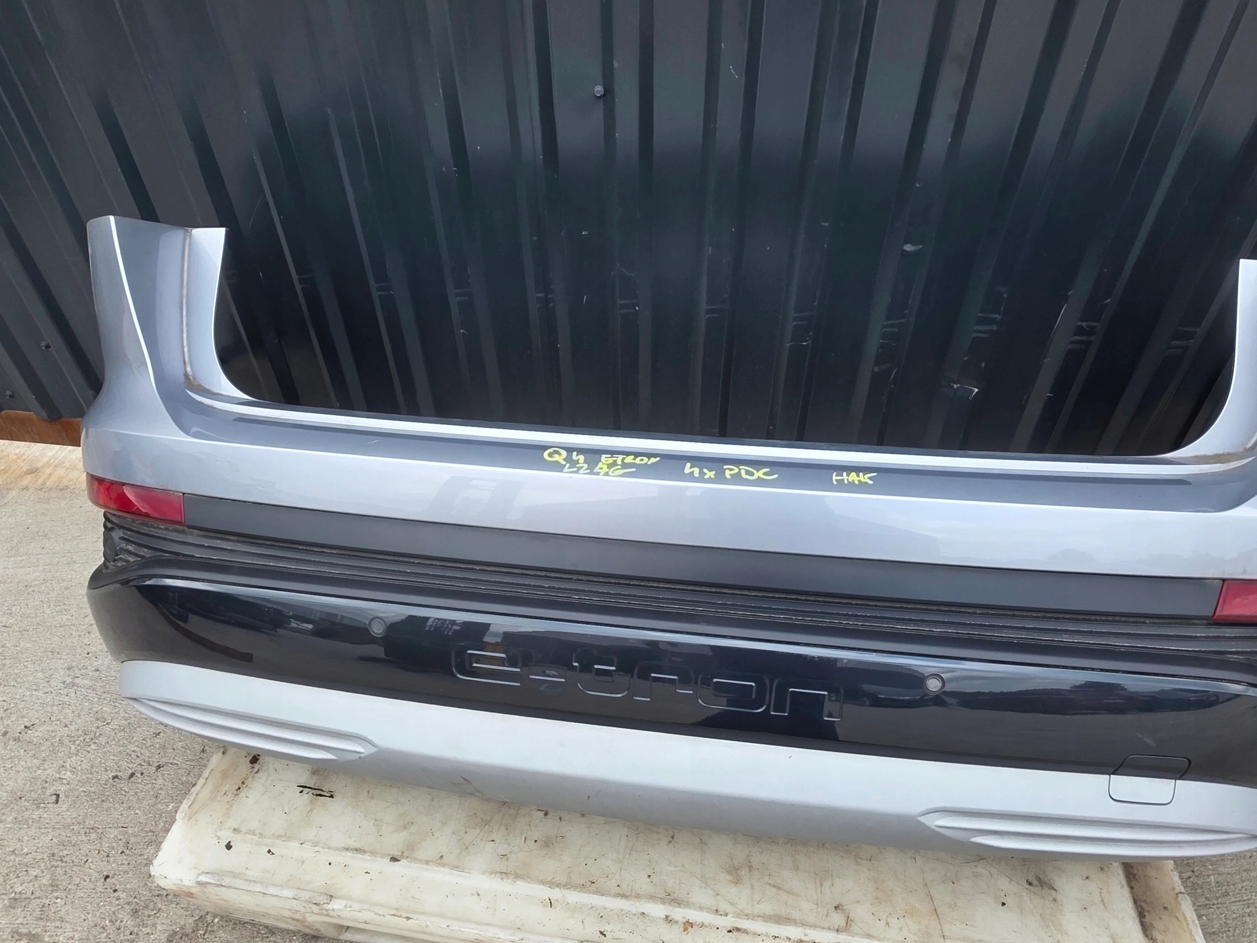 bumper rear part AUDI Q4 E-TRON SPORTBACK LZ7G 4XPDC complete !!!