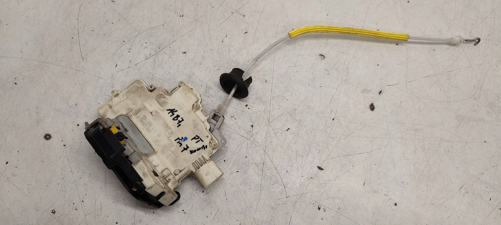 lock door rear part rear right Audi A4 B7 2,7 TDI