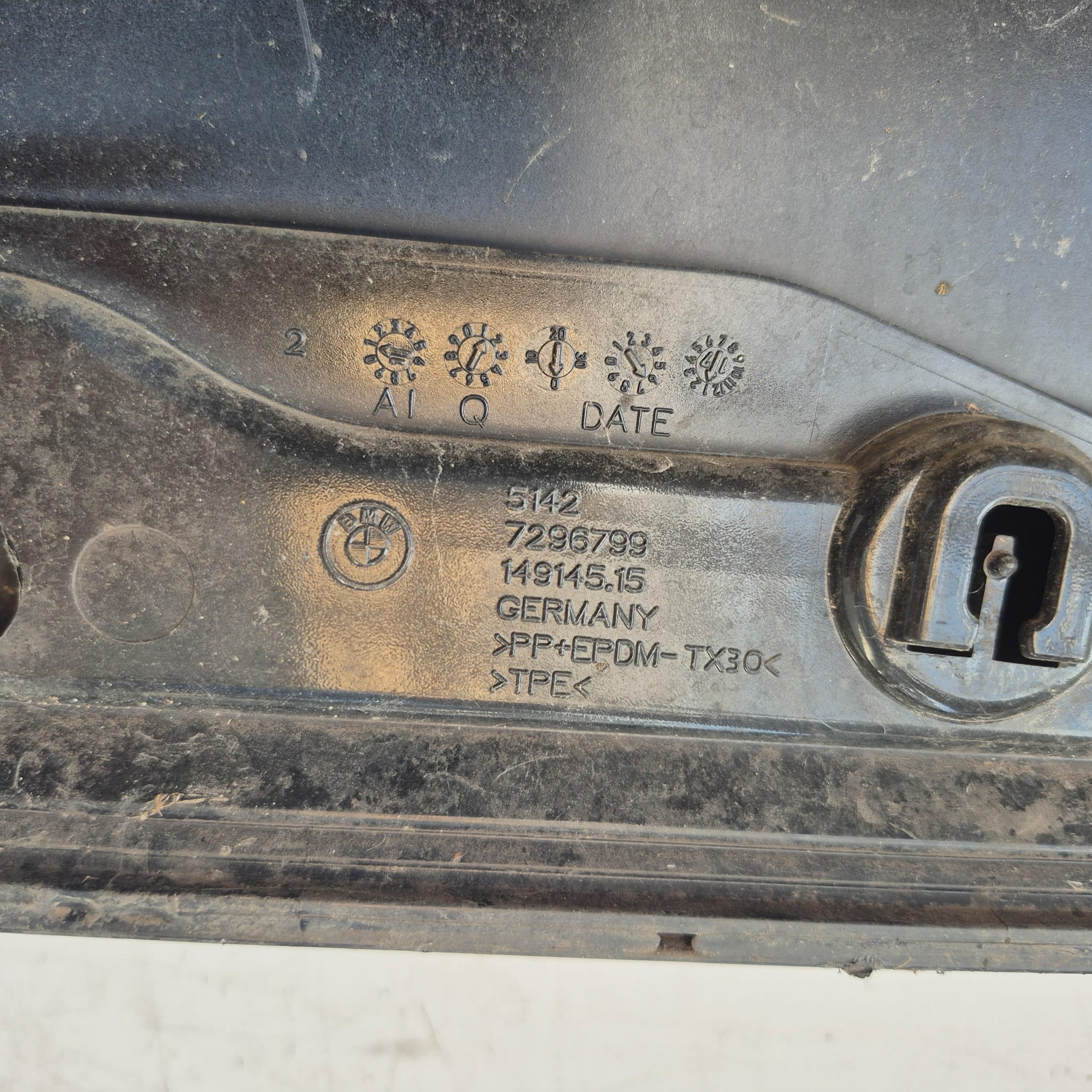 BMW I3 I01 13- door left rear part rear. side 7296799
