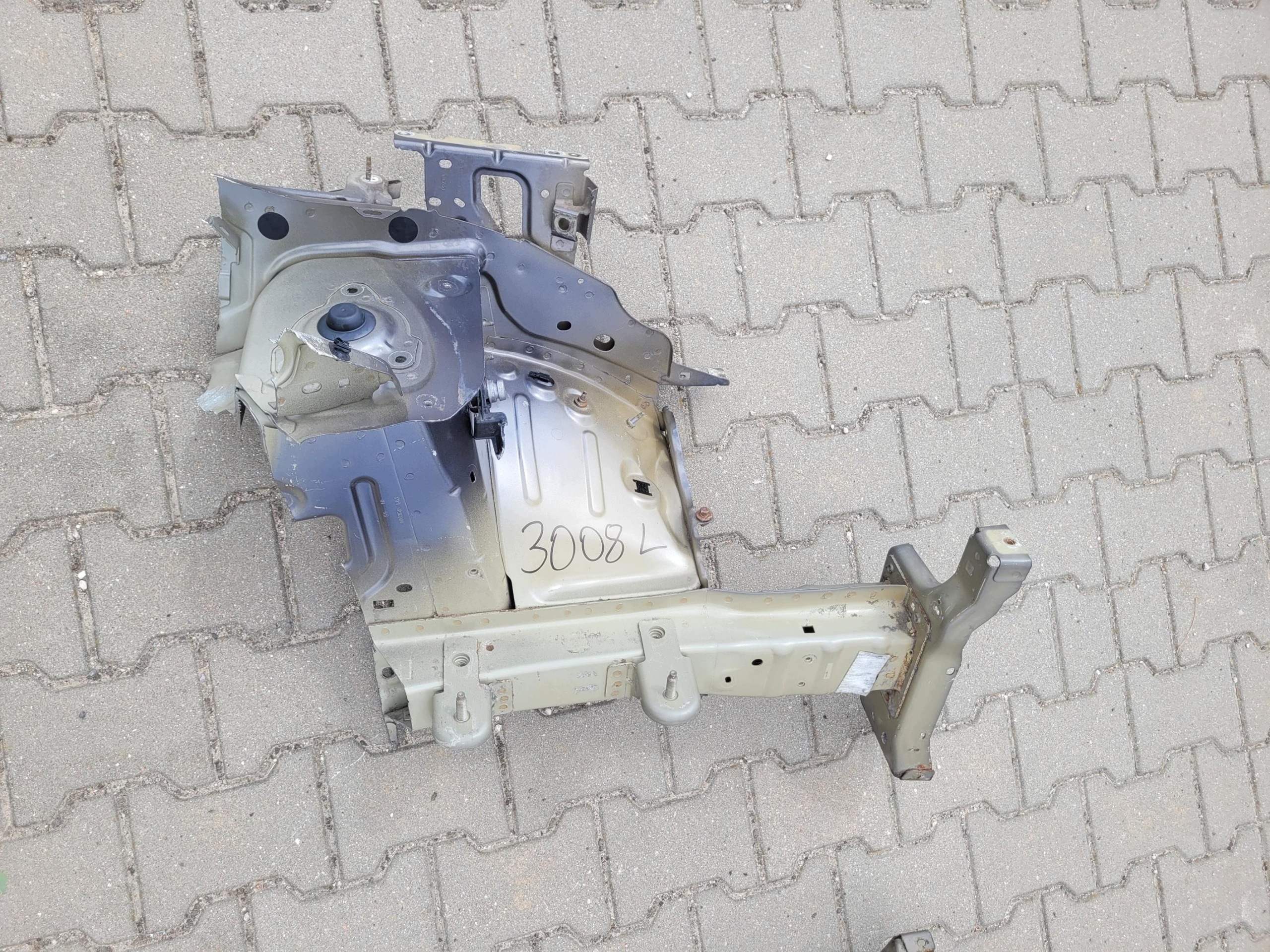 quarter front right front right PEUGEOT 3008 II EVLC