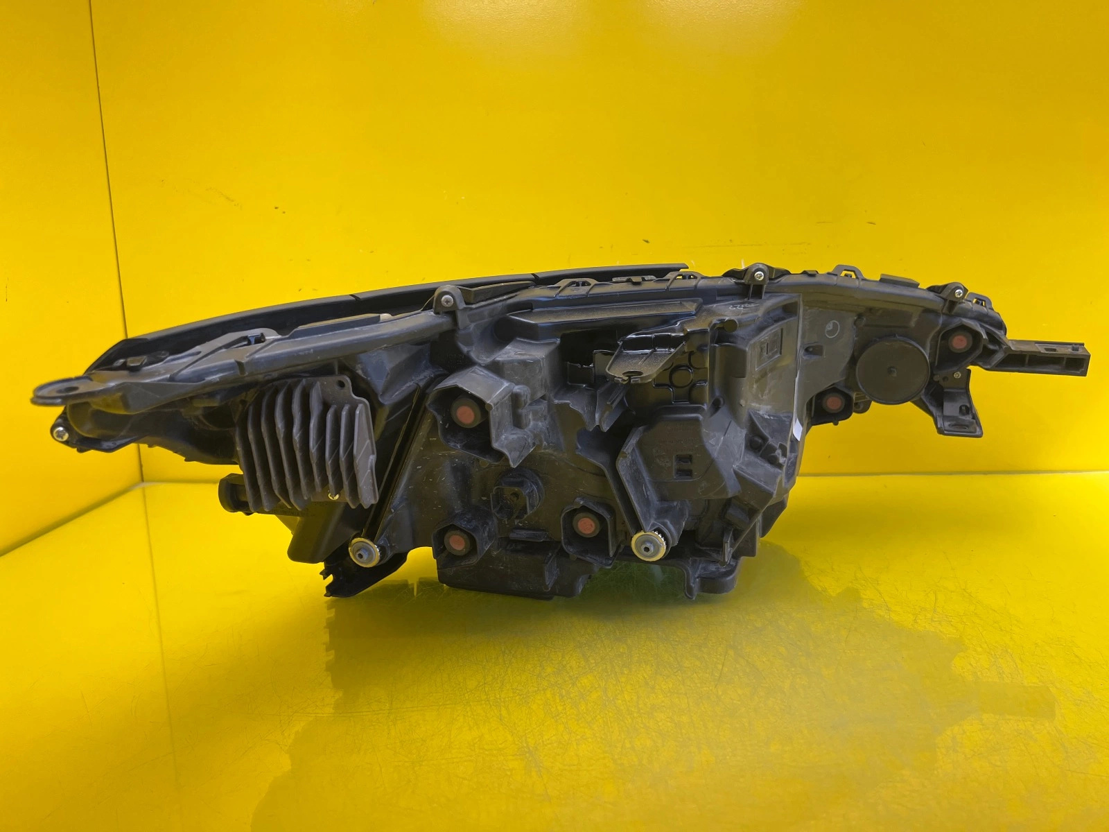 light left front Toyota BZ4X Full Led