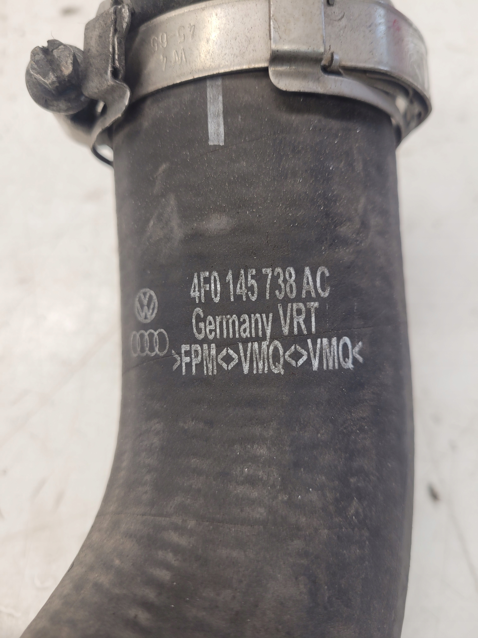 trouba hadice intercoolera AUDI A6 C6 LIFT 4F0145738AC