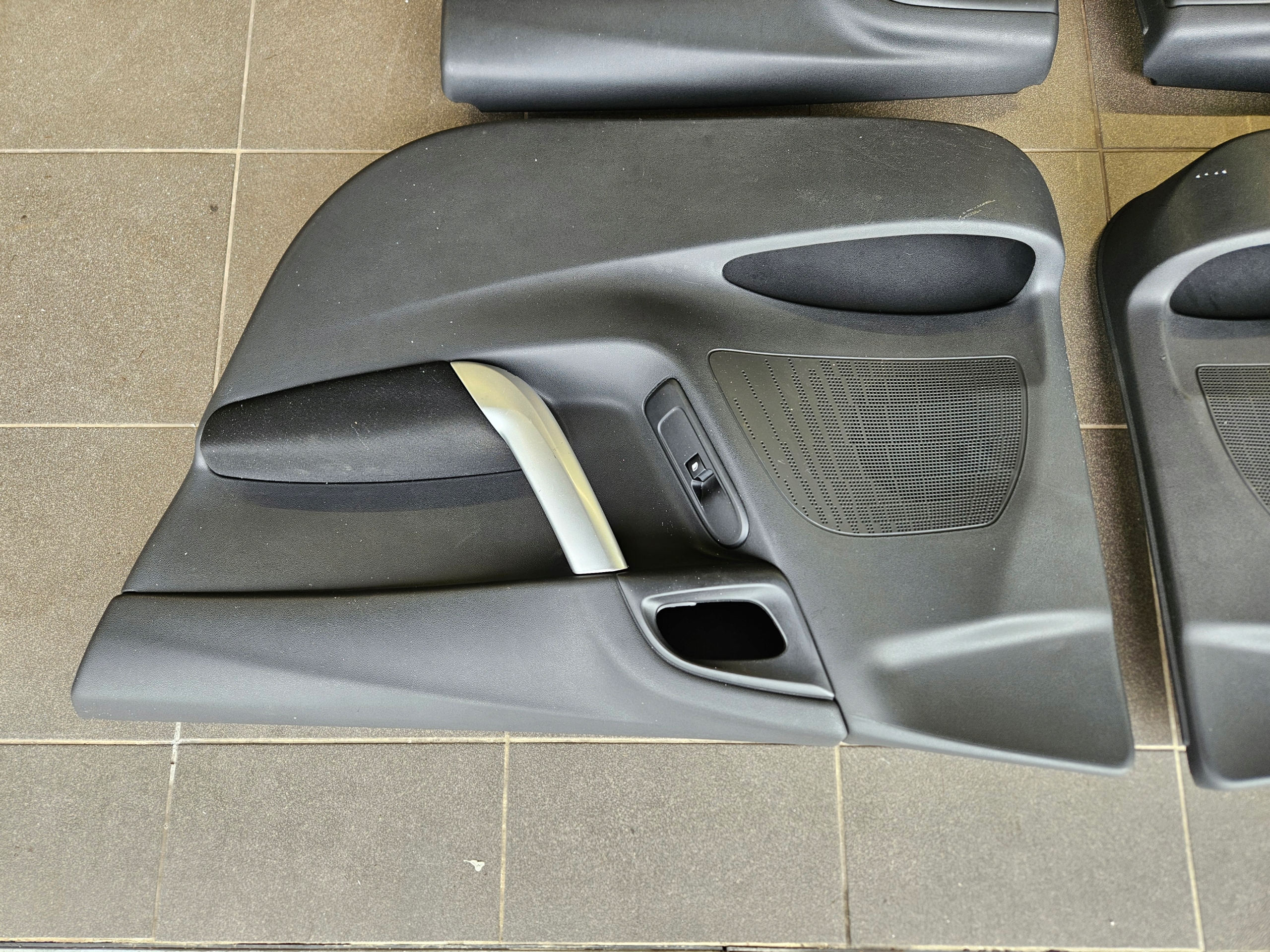 upholstery side for door CITROEN C3 II 2010