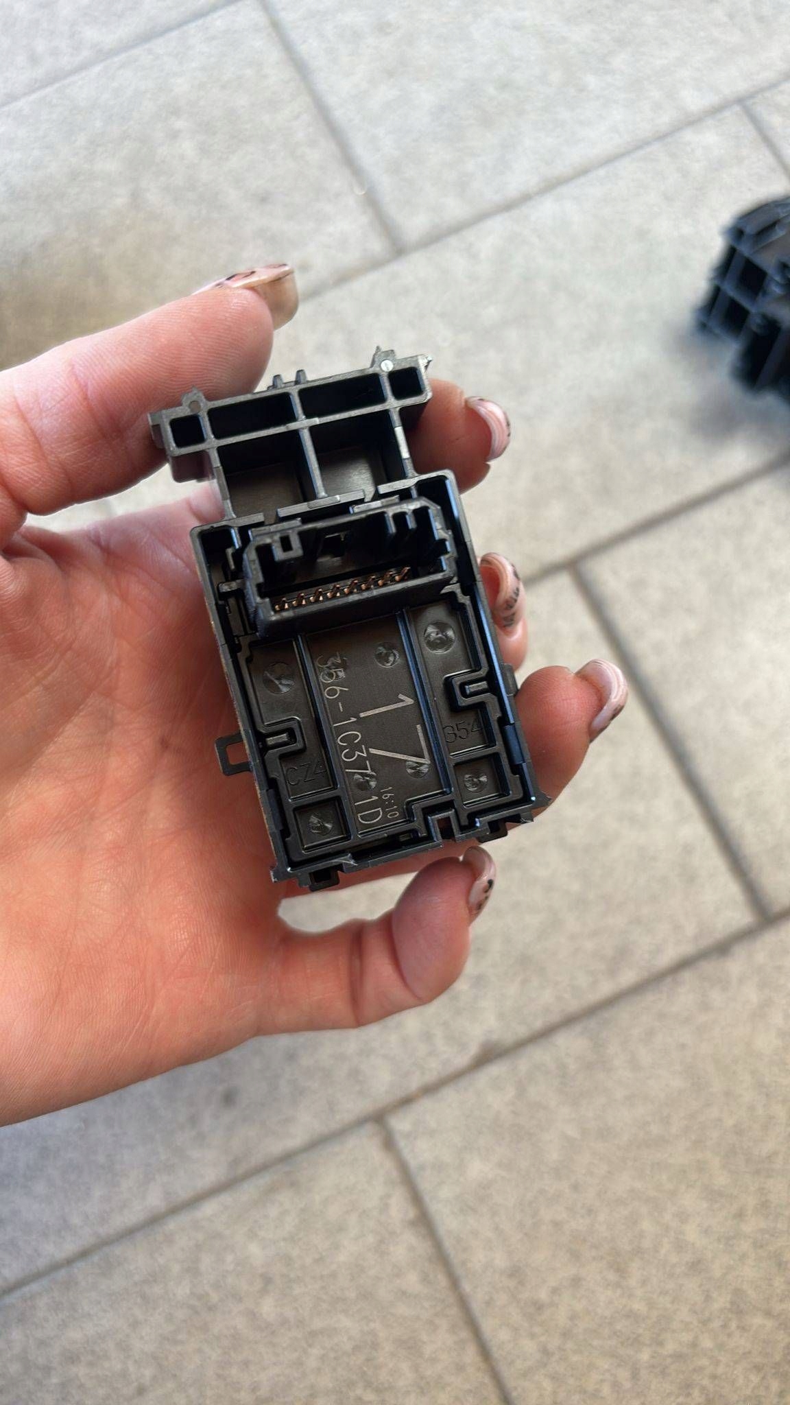 window control switch Mazda 2