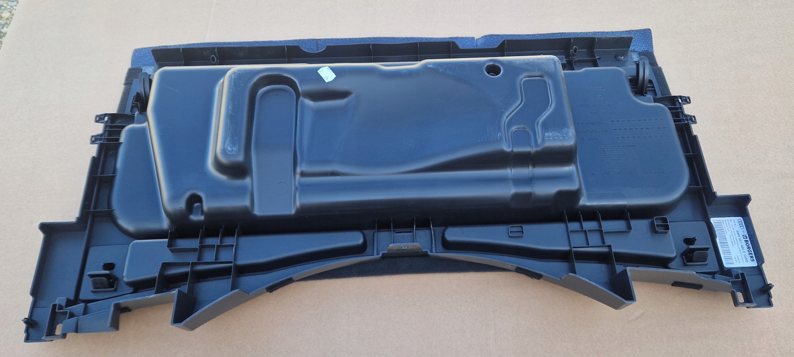passenger compartment boot AUDI A4 B9 KOMBI 8W9861486E as new original