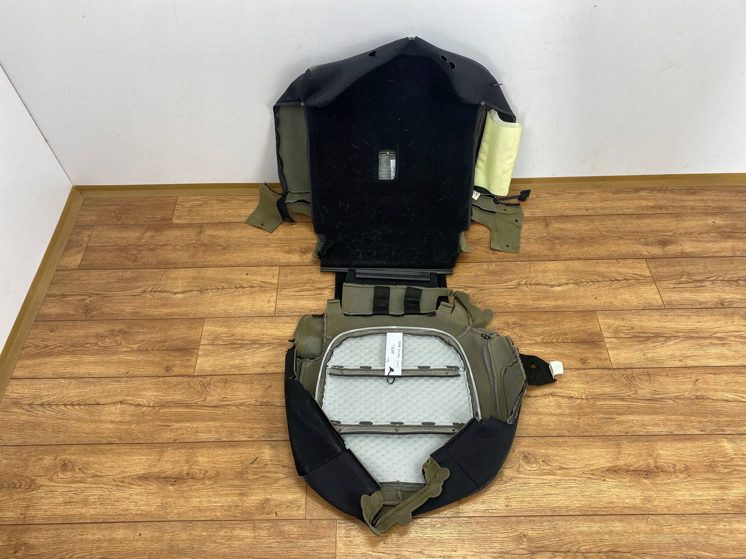 side rear. rear part komplet upholstery Ford Escape IV 2020+