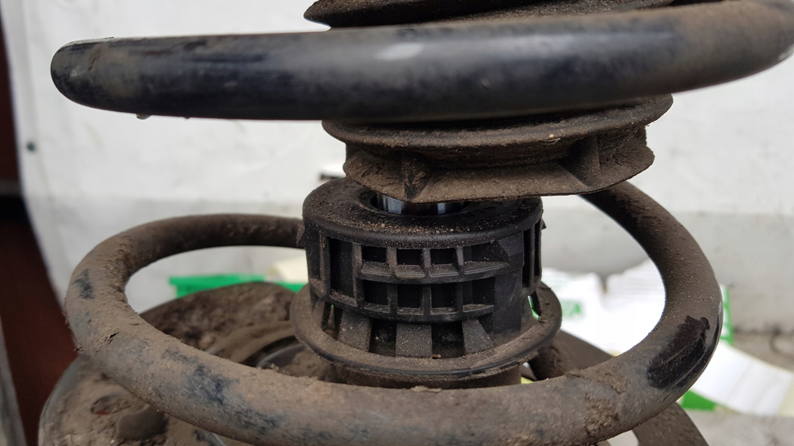 MERCEDES W212 2.2 CDI shock absorber left right front spring