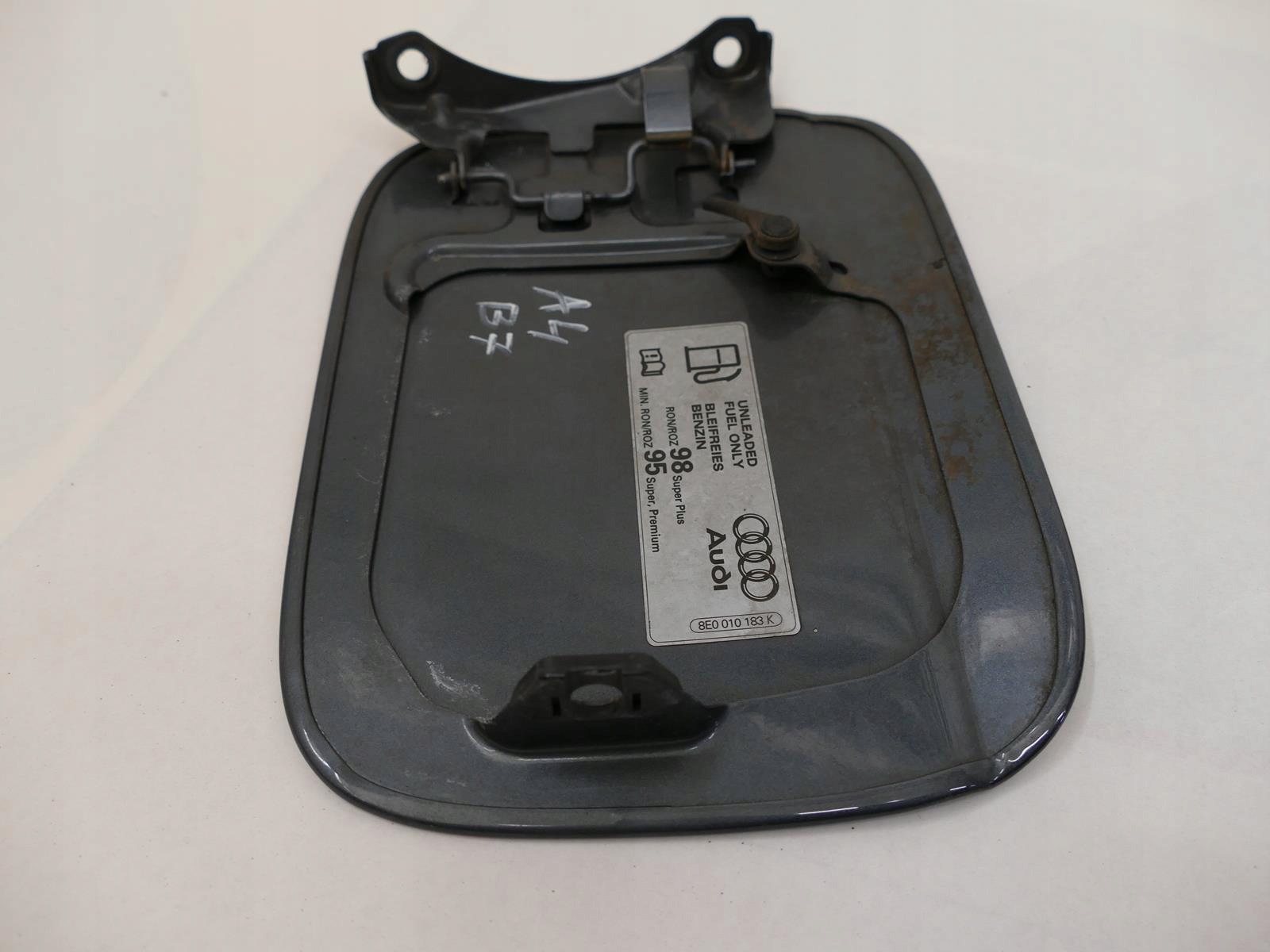 AUDI A4 B7 Berline Volet trappe carburant Carburant LX7Z