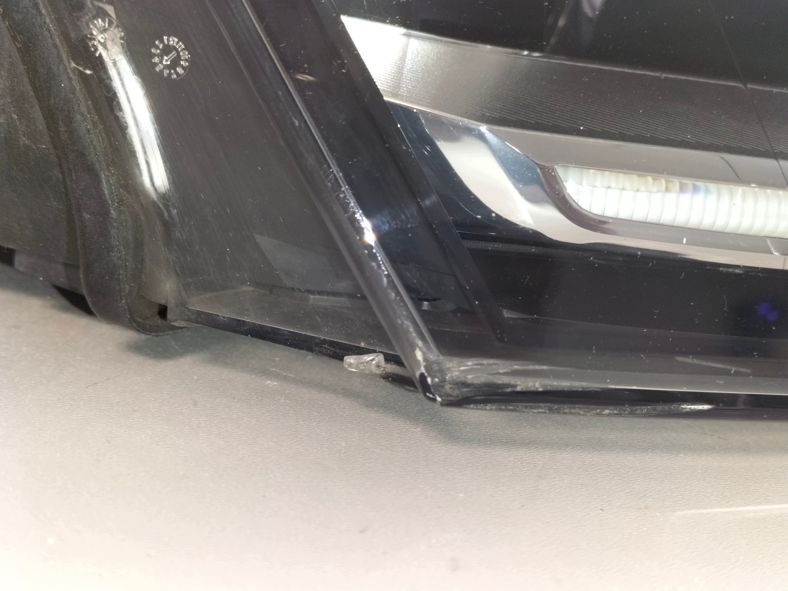 light front reflektor right AUDI Q3 8U 11-15 XENON