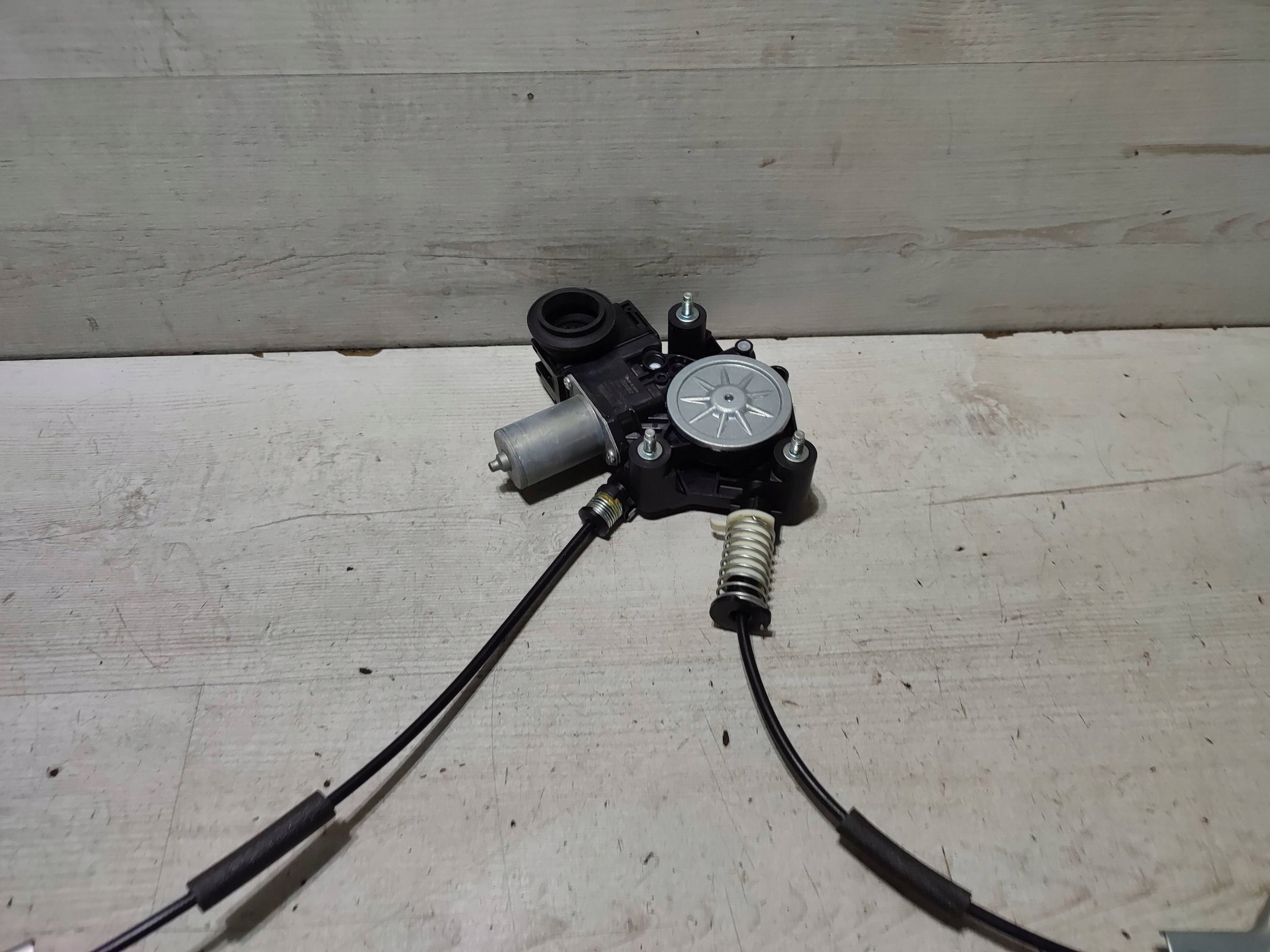 Lexus RC 2019 front side left window regulator door z silniczkiem