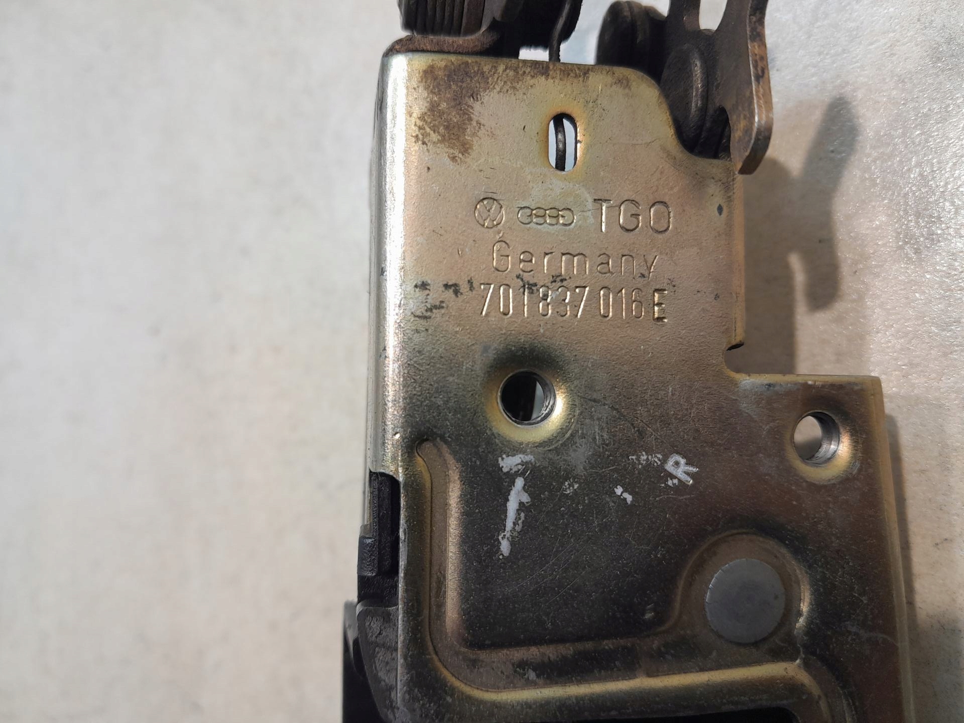 lock DO door right front VW T4 1.9 TD 701837016
