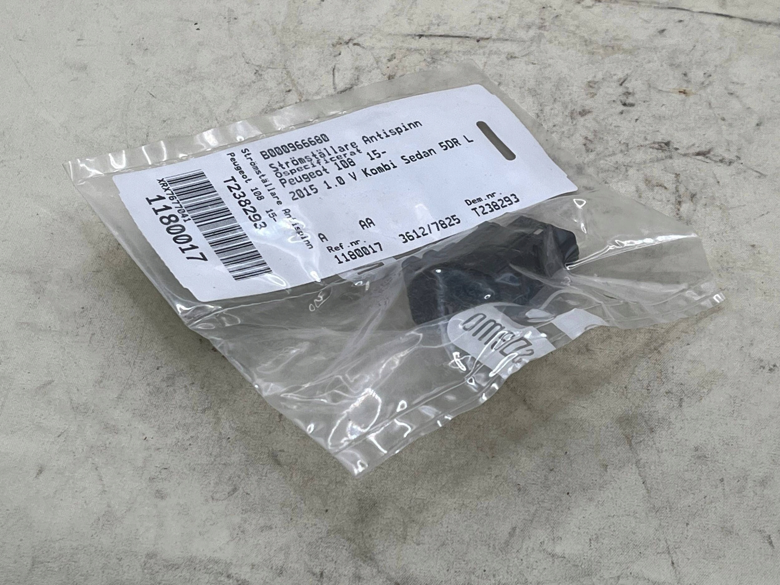 B000966680 switch TRAKCJI OFF CITROEN C1 1.0 B 51KW !J