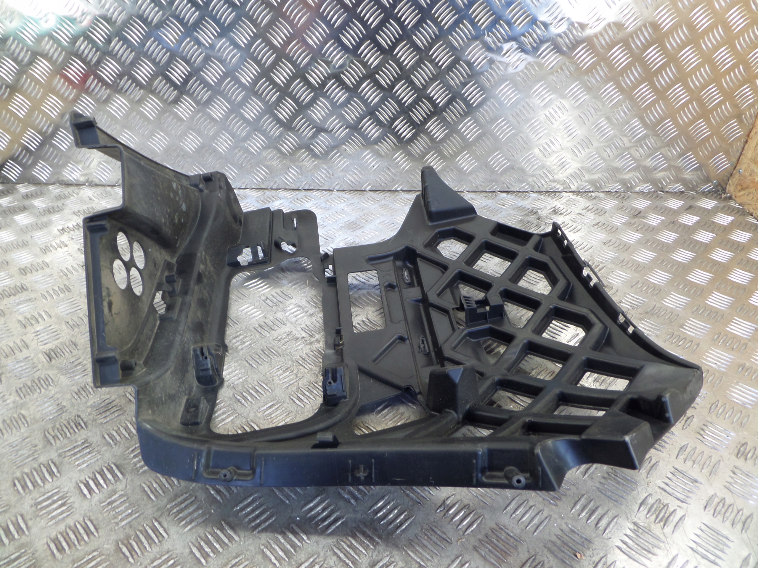 VW T6 LIFT right bumper bracket front 7LA807178C