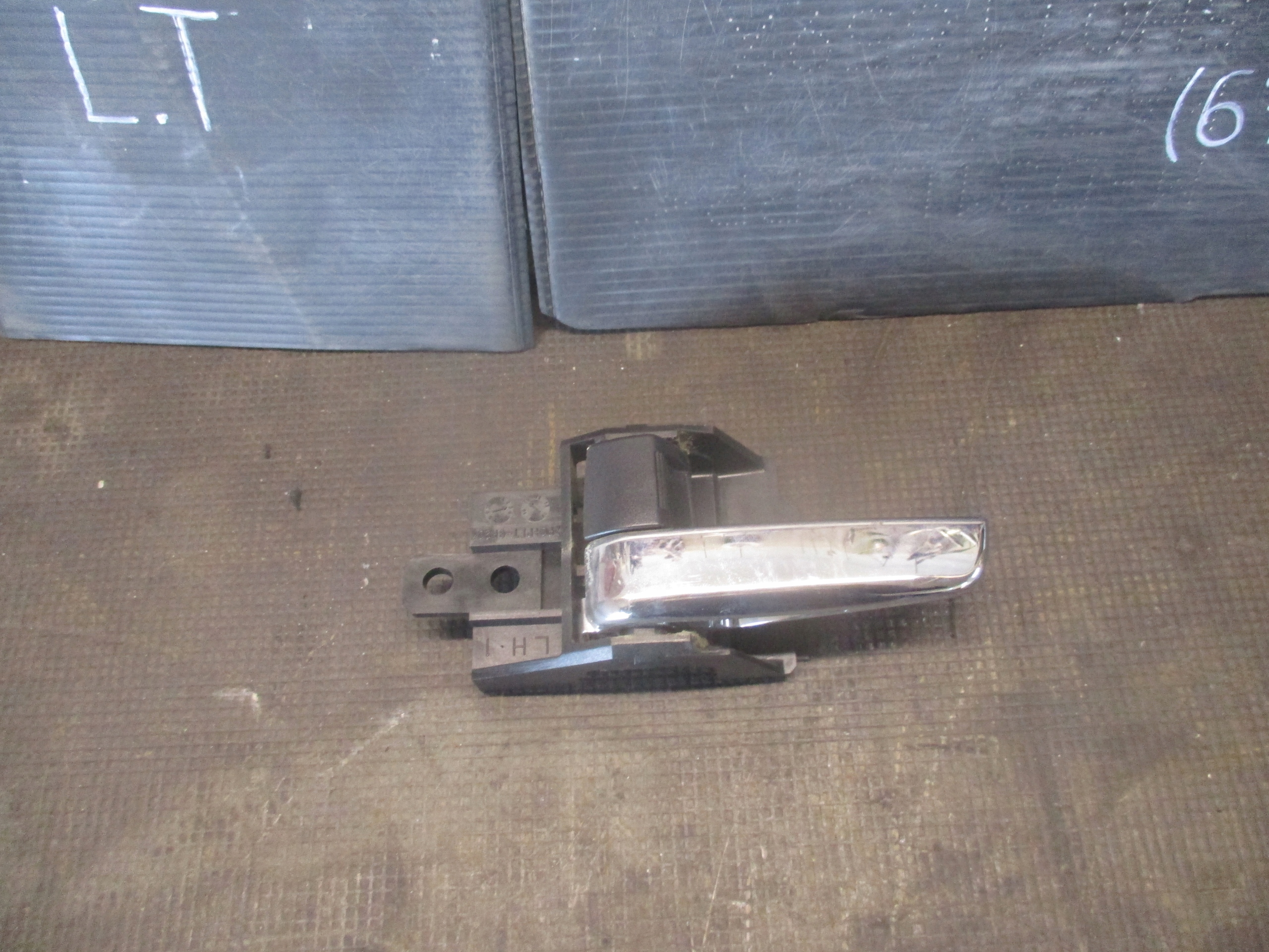 ручка двери левая зад mitsubishi ASX 10-16 r.