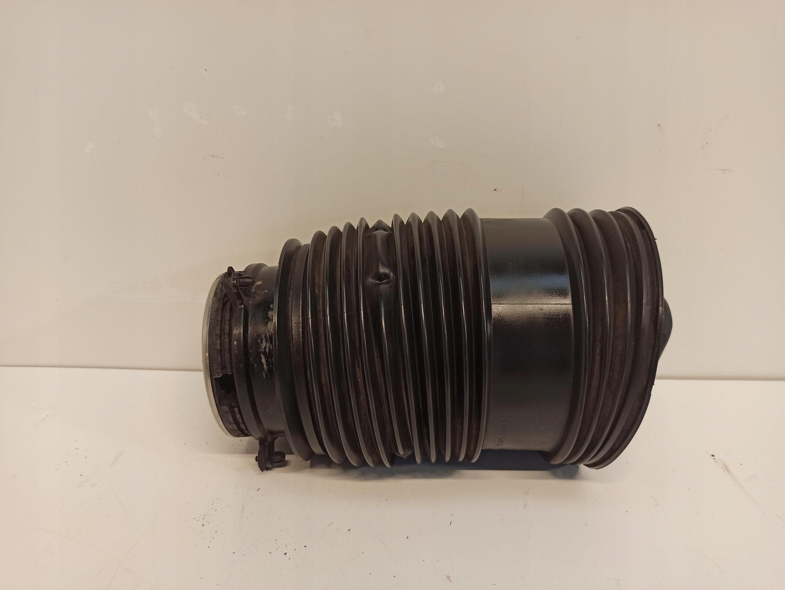 MERCEDES W205 сильфон лівий задній A2053200725 HYBRID