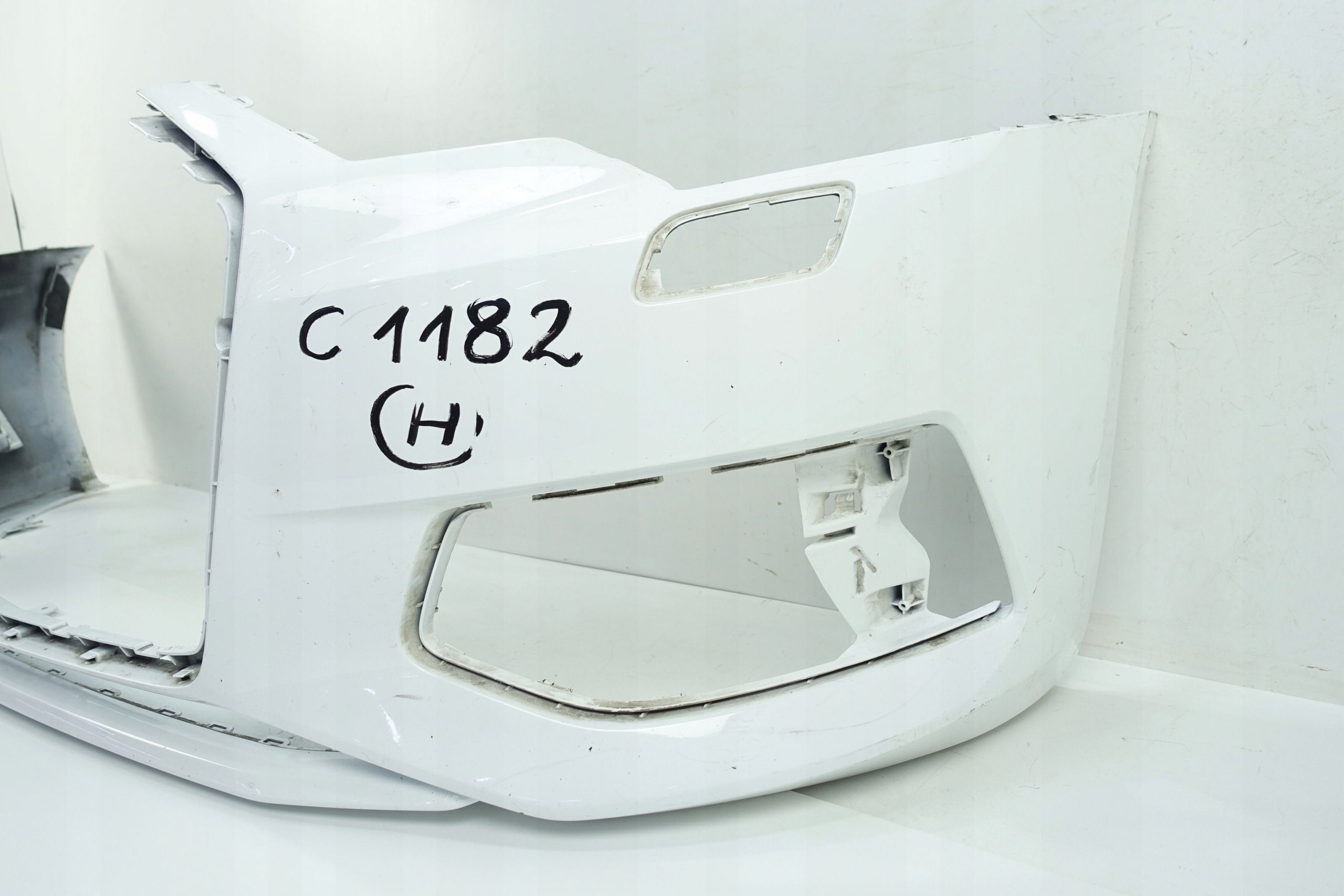 nárazník předek přední AUDI A6 C8 4K0 4K0807437
